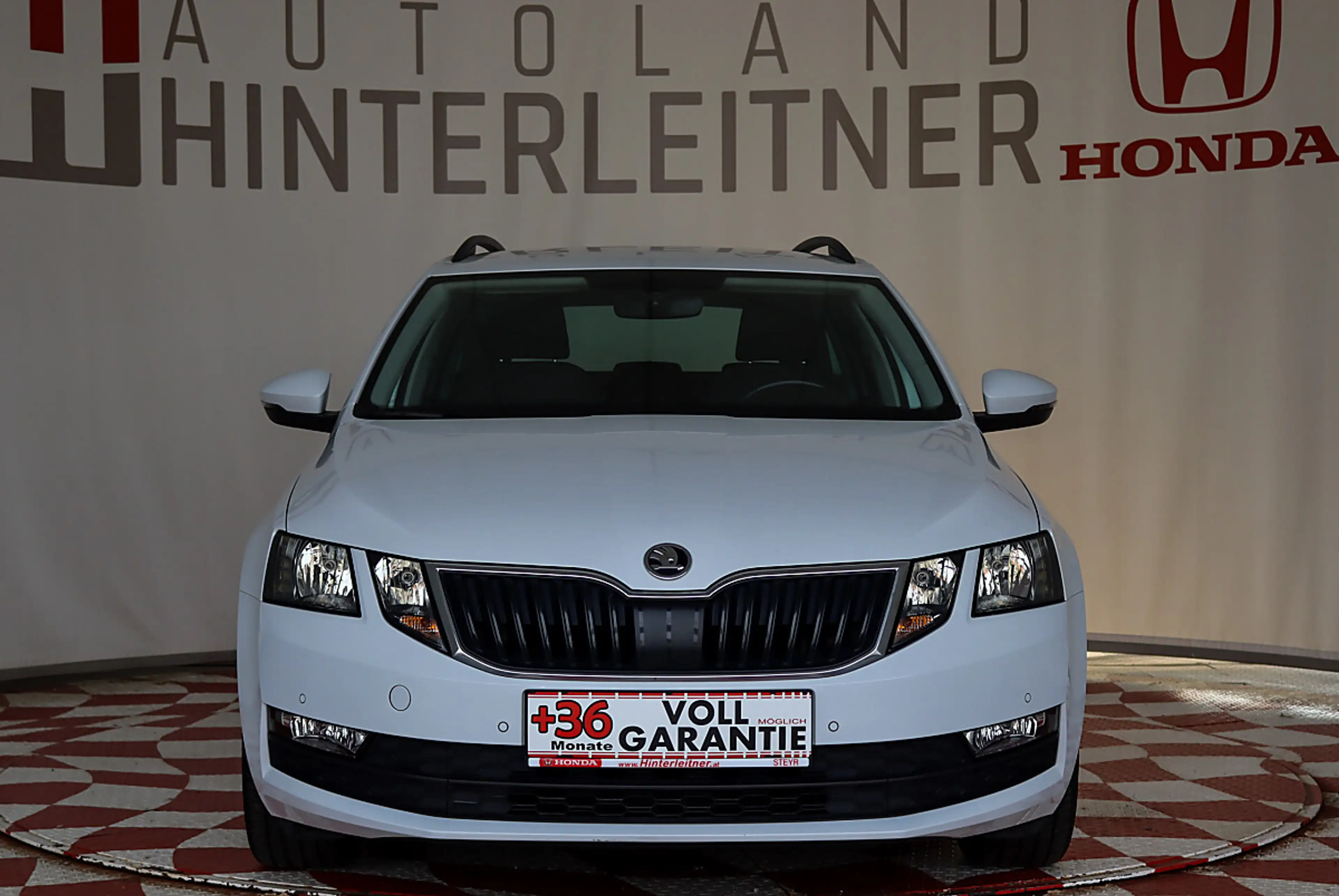 Skoda Octavia Combi TDI Limited NAVI PDC — photo 6