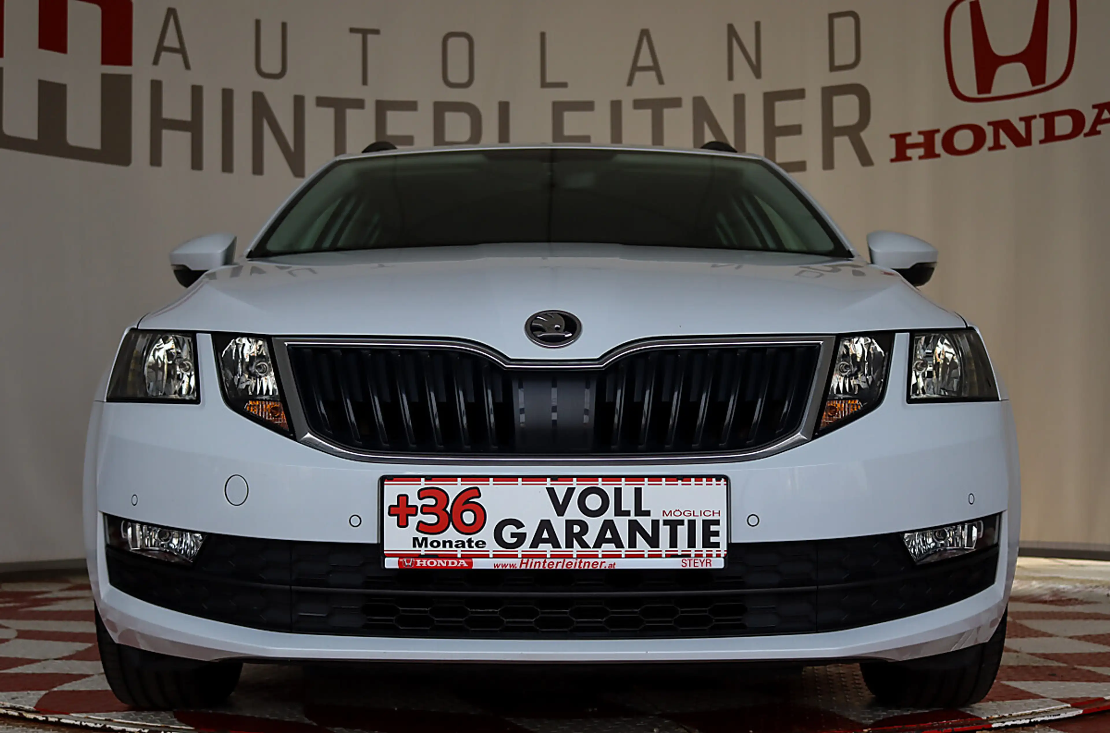 Skoda Octavia Combi TDI Limited NAVI PDC — photo 5
