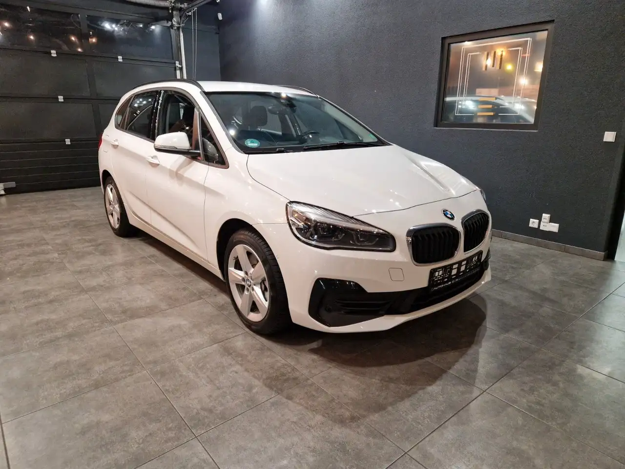BMW 225