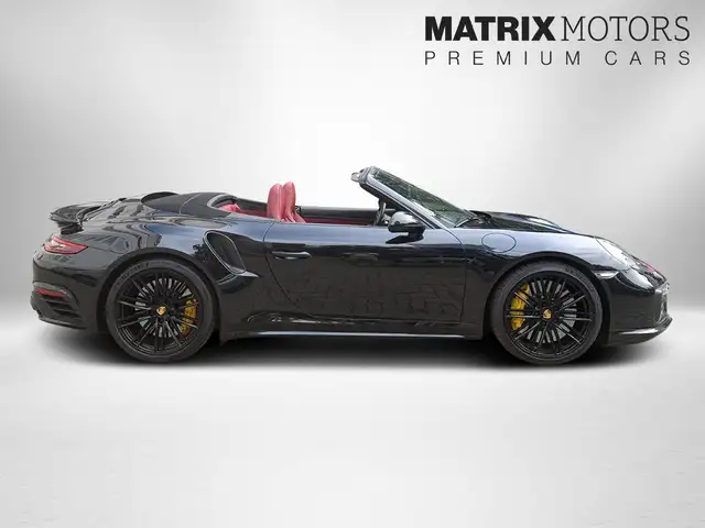 Porsche 911 view 5
