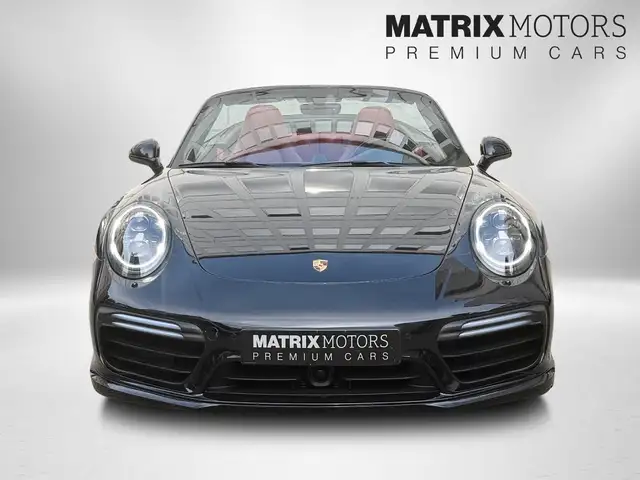 Porsche 911 view 9