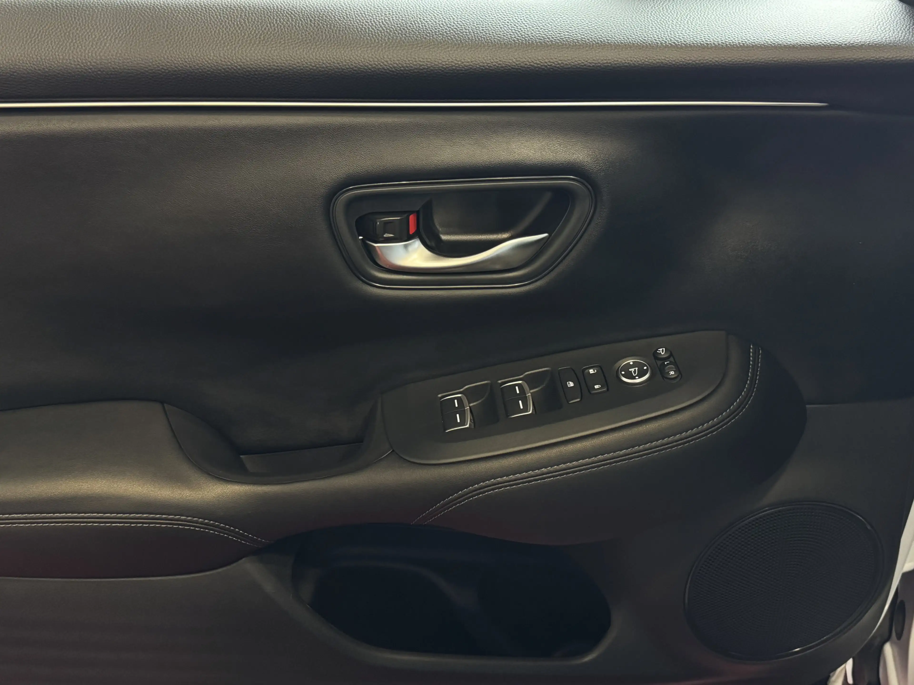 Honda ZR-V 2.0 e:HEV 184 PK STOELVERW CAMERA CARPLAY SPORT EL — photo 23