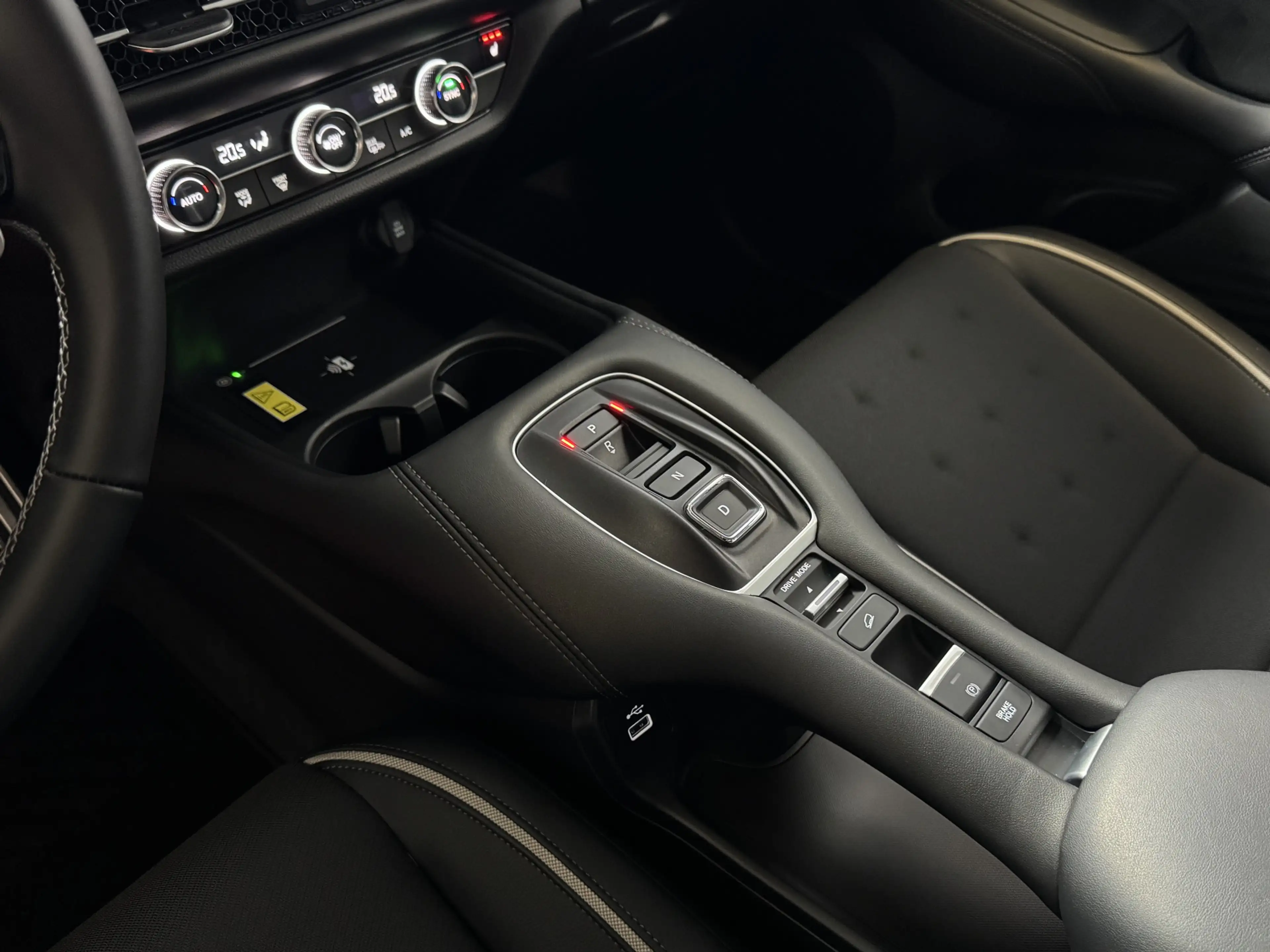 Honda ZR-V 2.0 e:HEV 184 PK STOELVERW CAMERA CARPLAY SPORT EL — photo 16