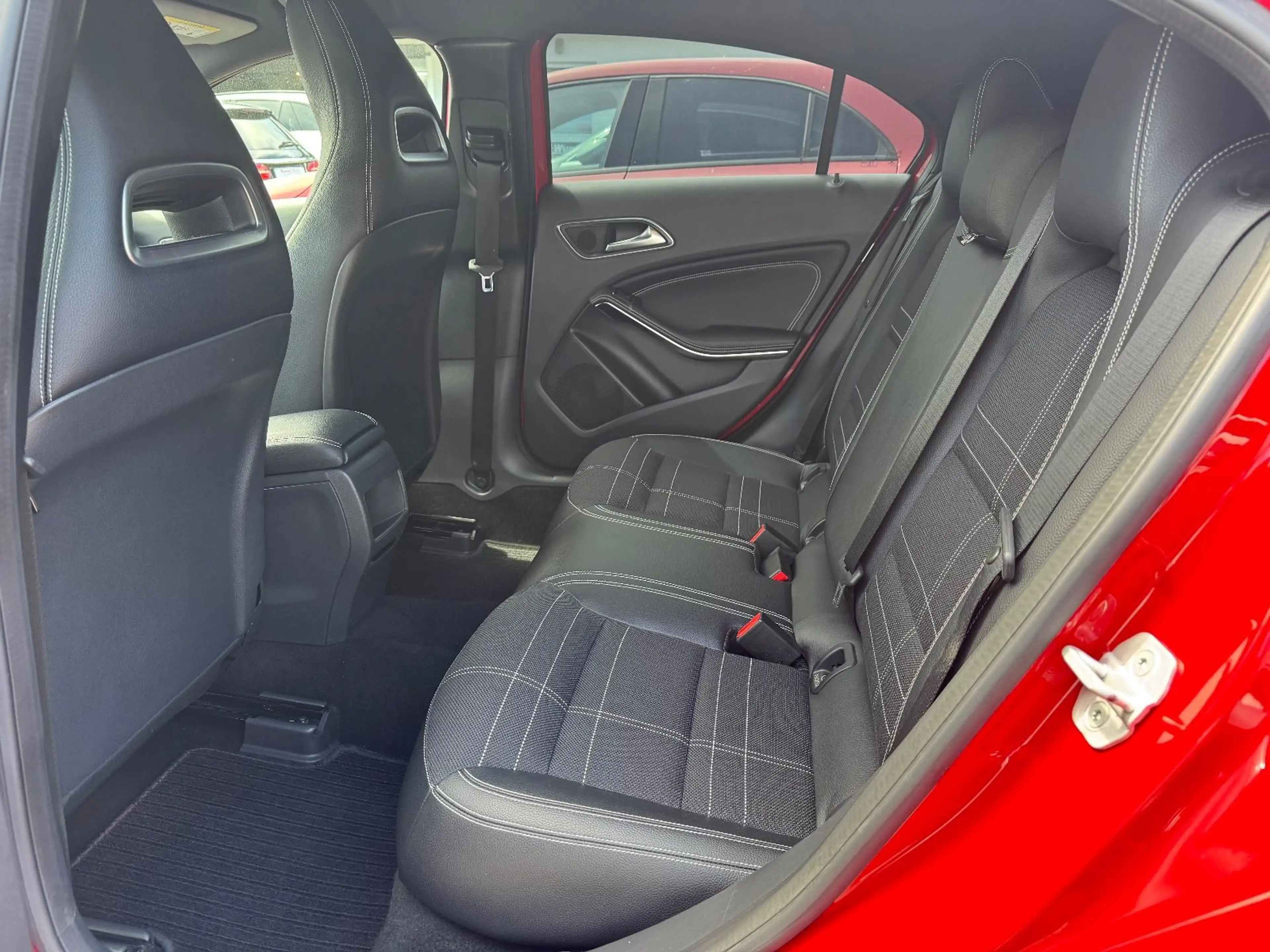 Mercedes-Benz A 180 BlueEffi Urban/NAVI/PDC/17"/2.HAND — photo 15