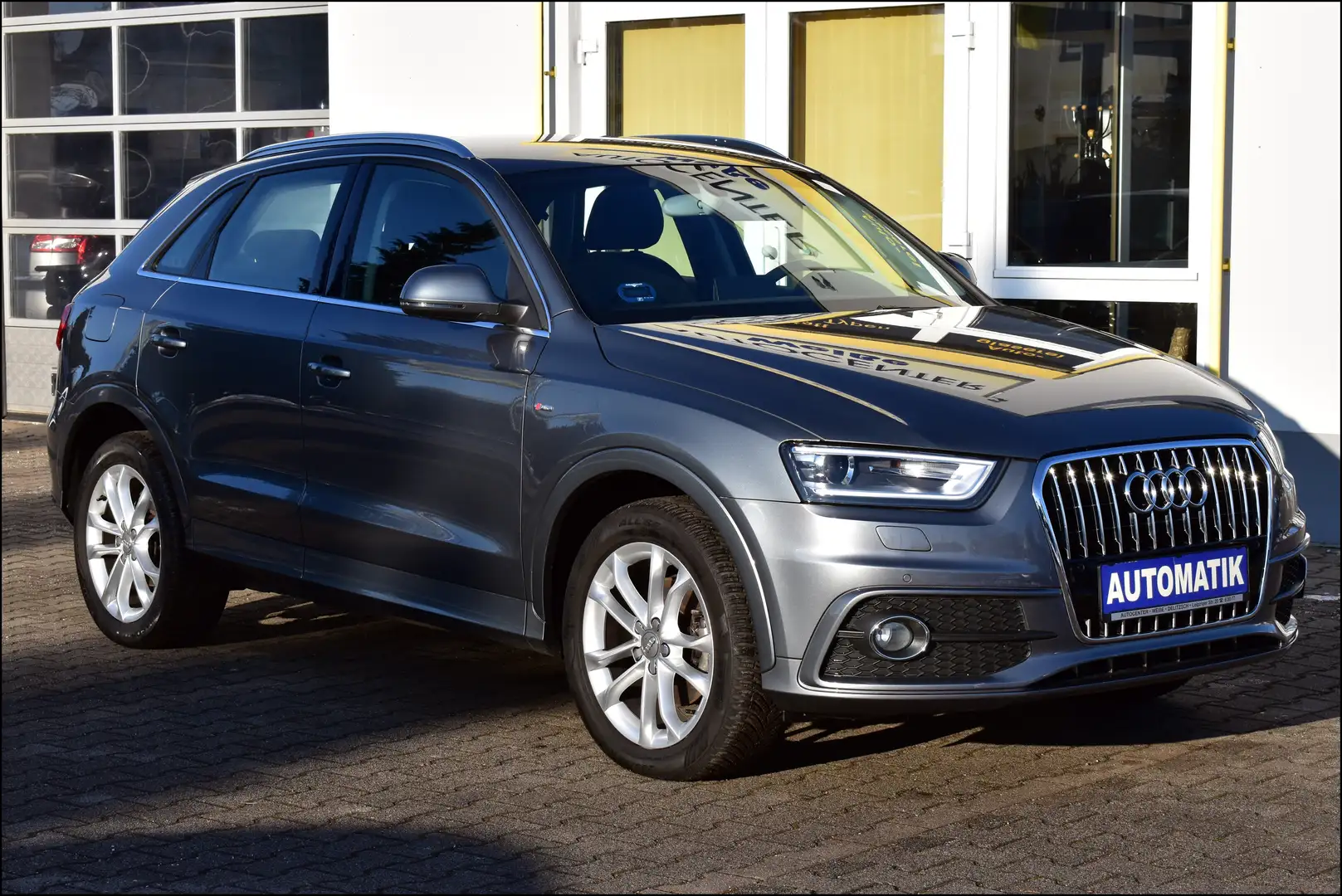 Audi Q3 1.4 TFSI S-Line TÜV 10/27 Xenon Navi GARANTIE Grau - 2