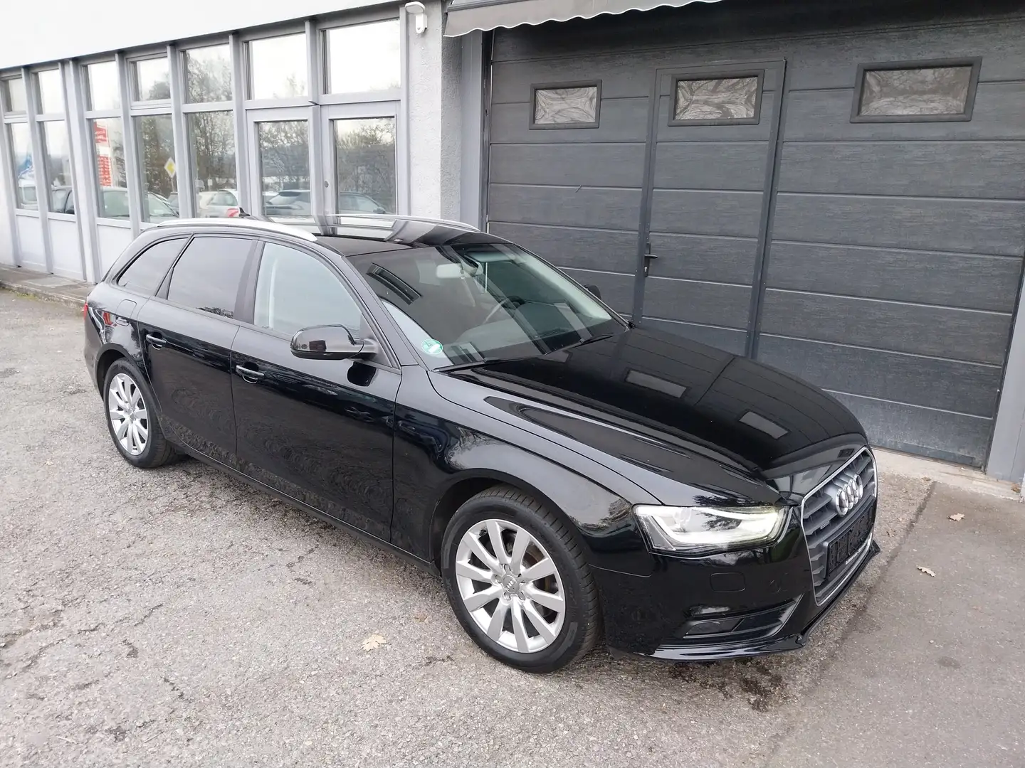 Audi A4 QUATTRO 8-Fach Xenon/Navi/SHZ SERVICE NEU//EURO 6 Schwarz - 1