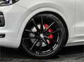 Porsche Cayenne 3.0 E-Hybrid 462PK Automaat | AKRAPOVIC | PANO | S Bílá - thumbnail 23