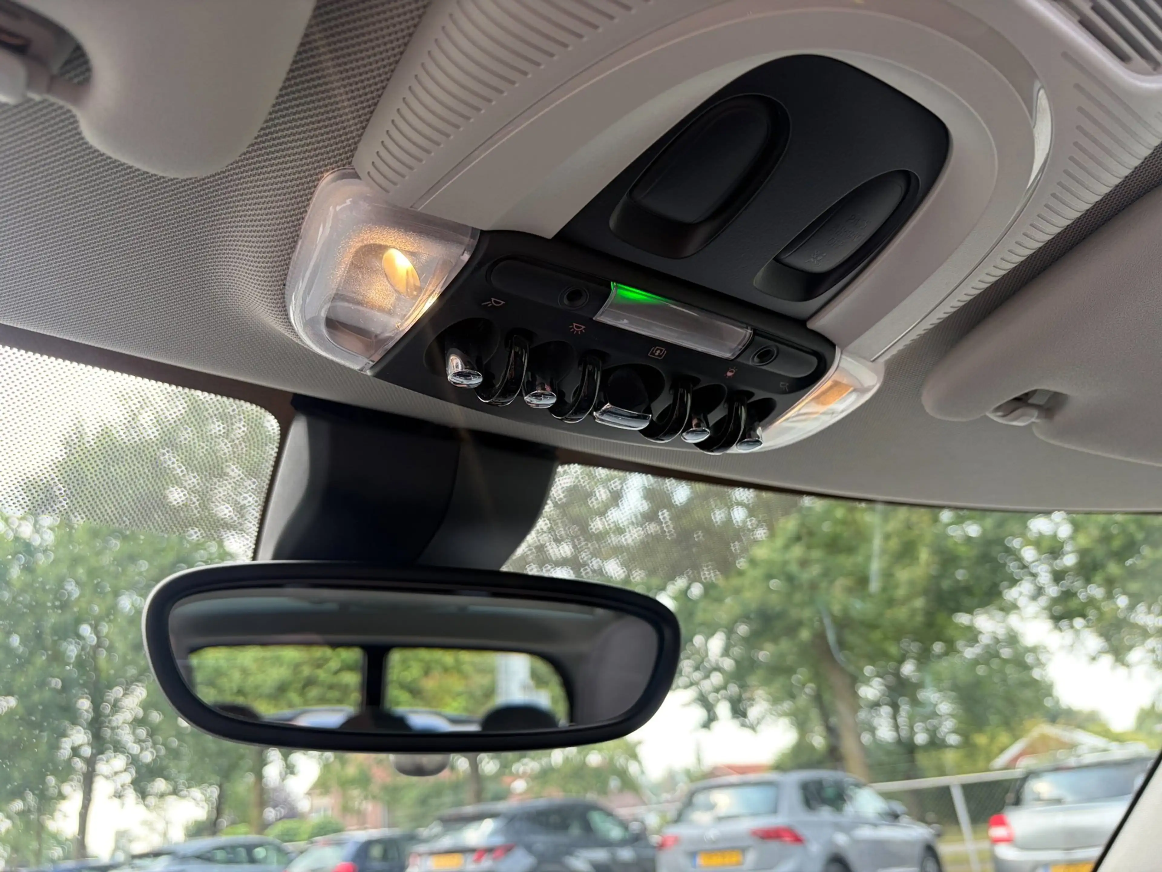 MINI Cooper Clubman 1.5 Chili Serious Business / Keyless / Headup / Na — photo 27