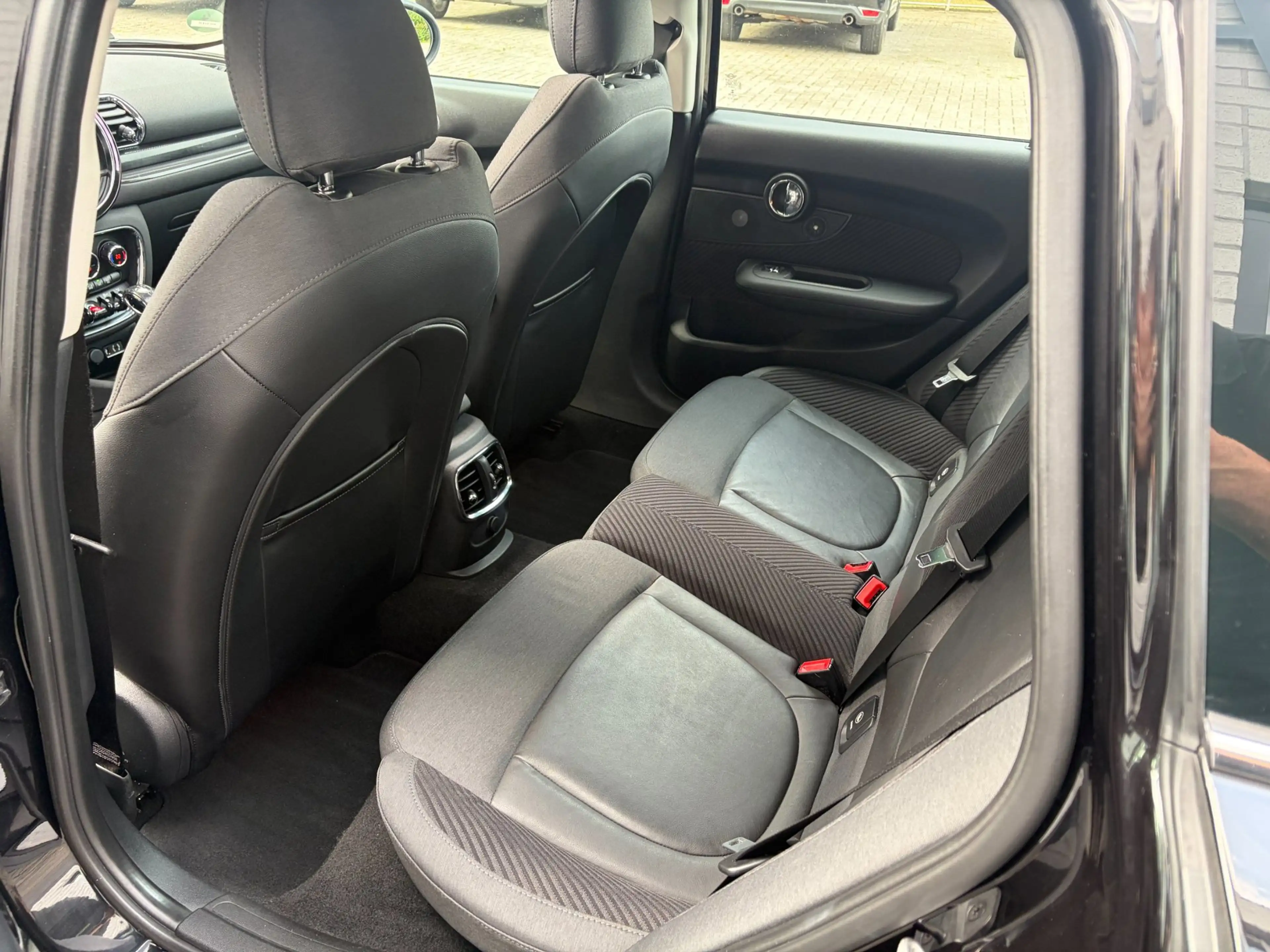 MINI Cooper Clubman 1.5 Chili Serious Business / Keyless / Headup / Na — photo 6