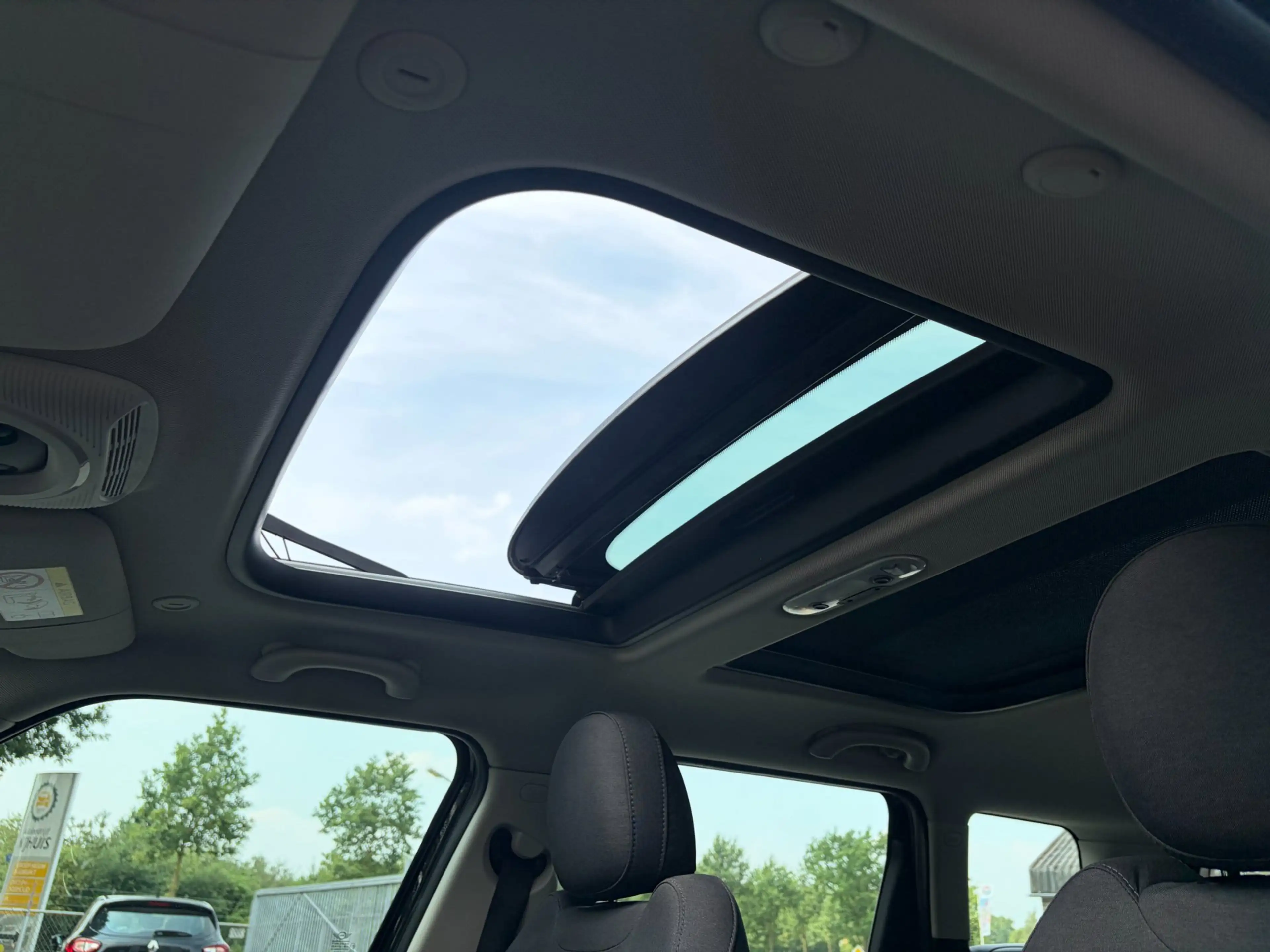 MINI Cooper Clubman 1.5 Chili Serious Business / Keyless / Headup / Na — photo 40
