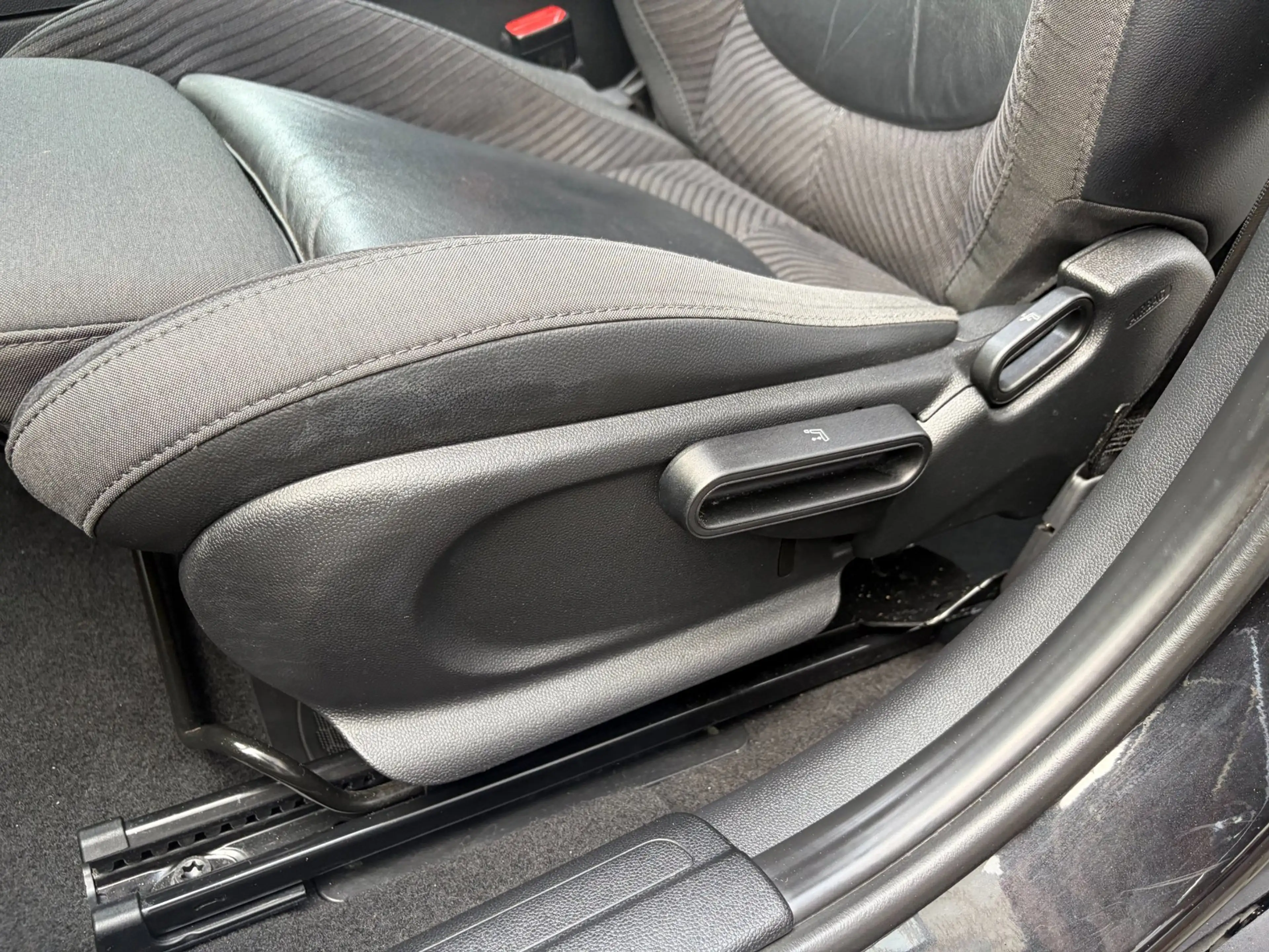 MINI Cooper Clubman 1.5 Chili Serious Business / Keyless / Headup / Na — photo 13