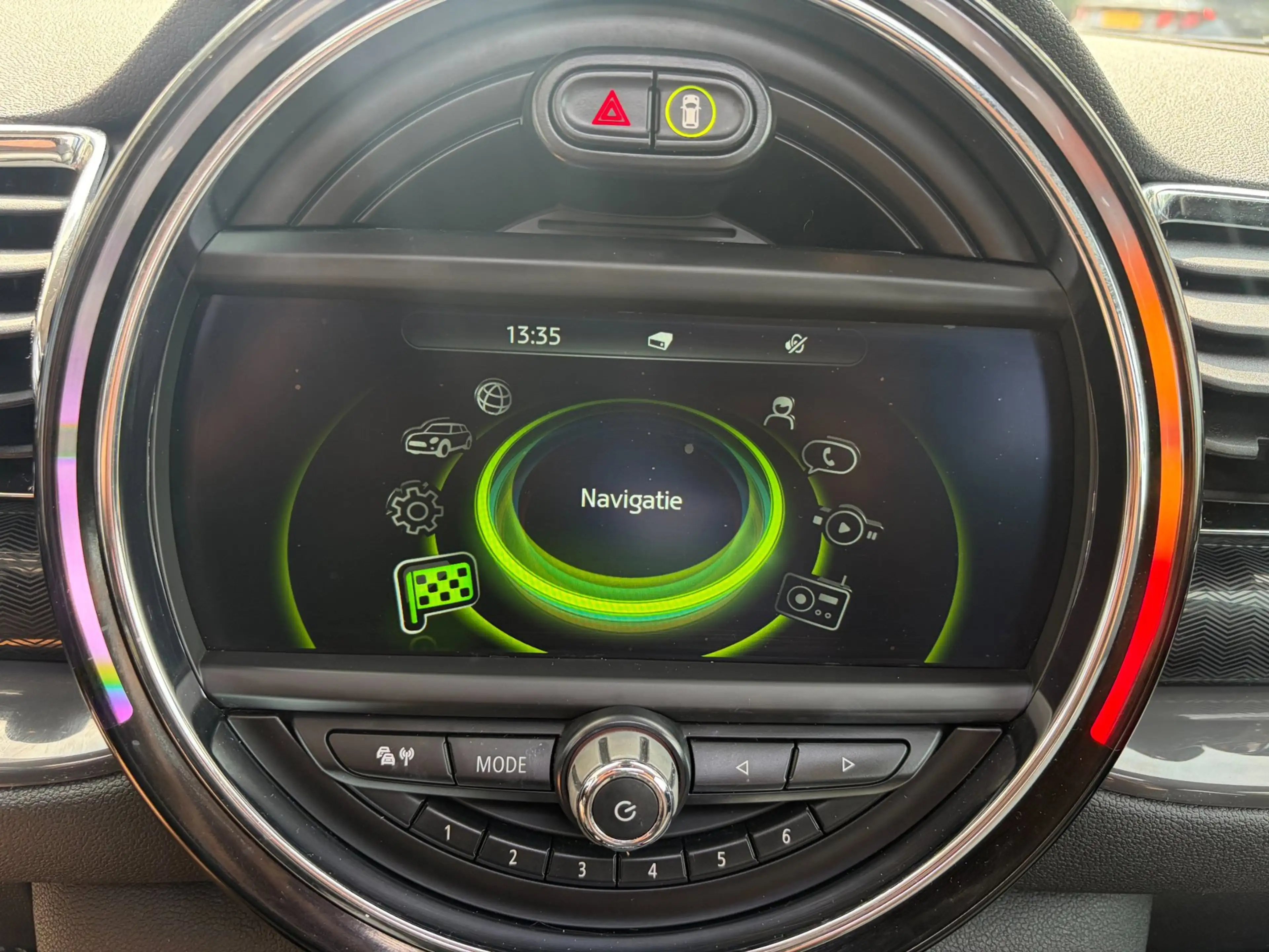 MINI Cooper Clubman 1.5 Chili Serious Business / Keyless / Headup / Na — photo 29