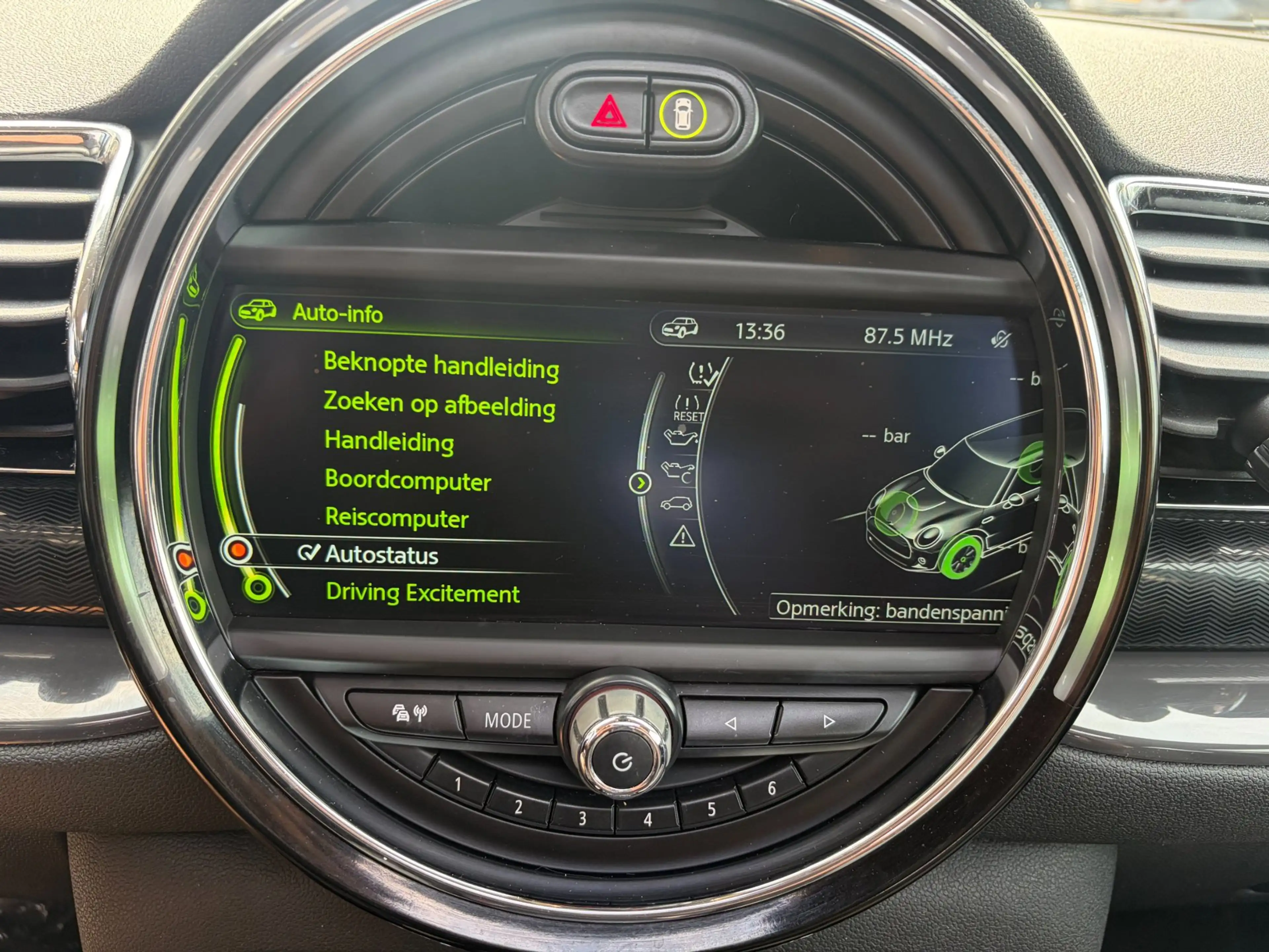 MINI Cooper Clubman 1.5 Chili Serious Business / Keyless / Headup / Na — photo 32