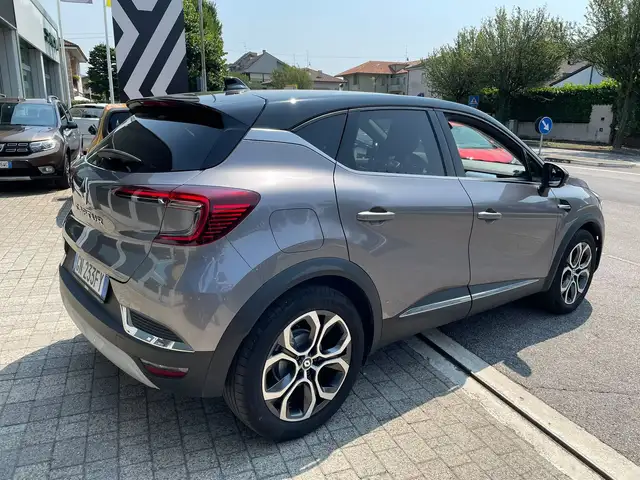 Renault Captur view 4