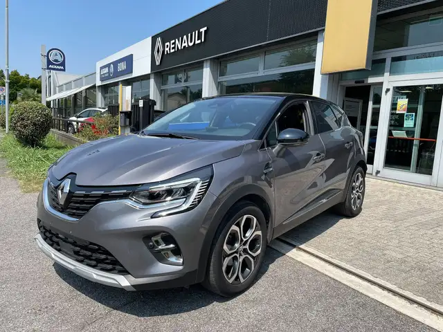 2023 Renault Captur in Grey for sale