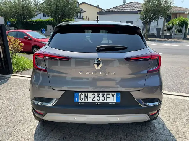 Renault Captur view 5