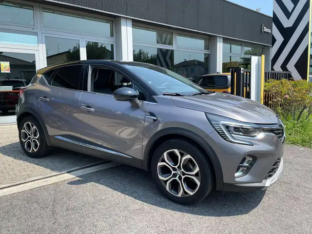 Renault Captur view 3