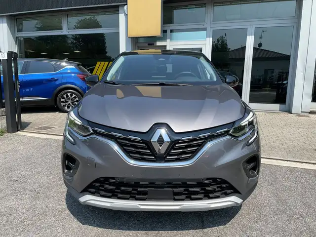 Renault Captur view 2