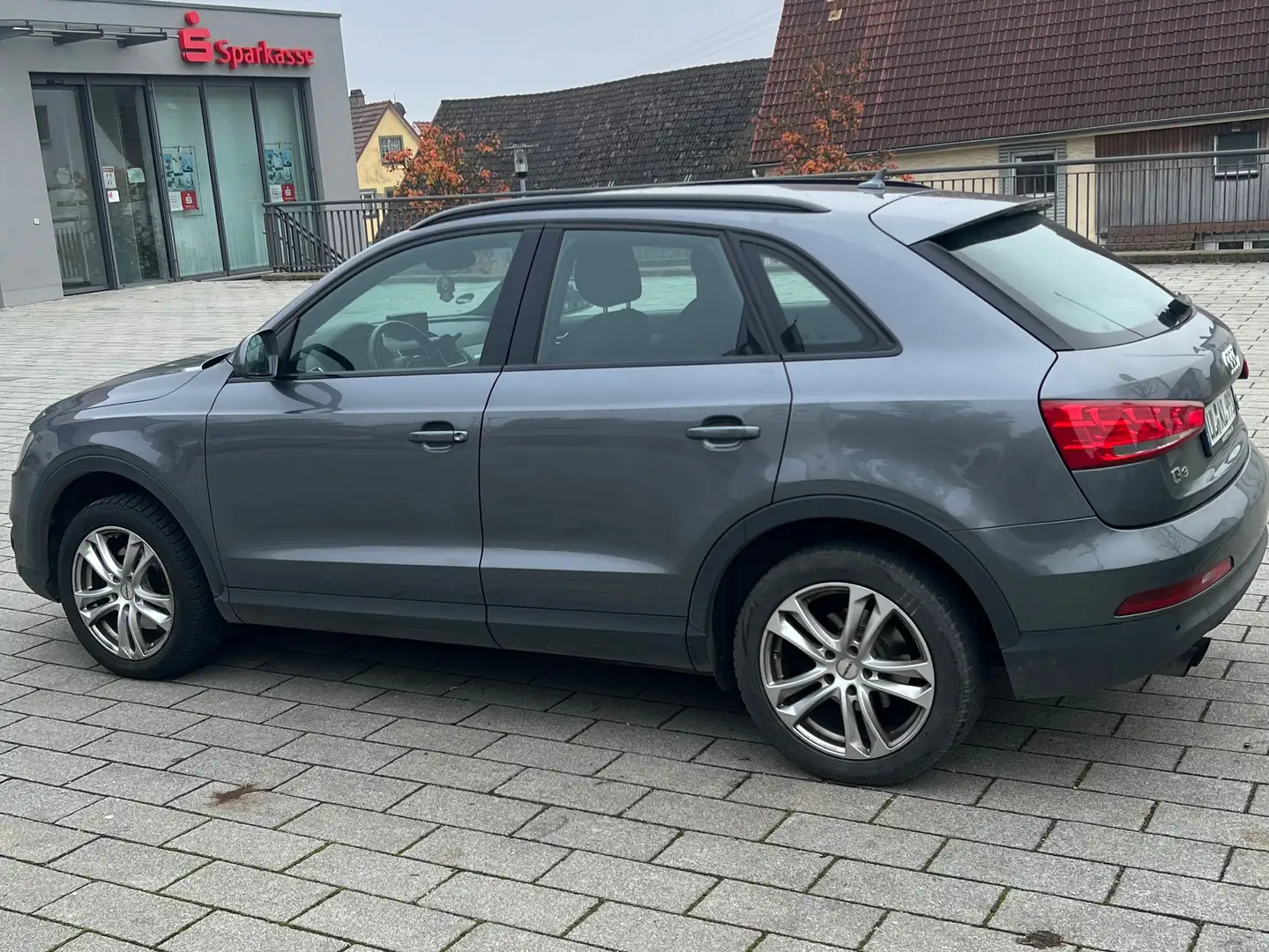 Audi Q3 2.0 TFSI 211 ch Quattro Attraction S tronic 7 Gris - 2