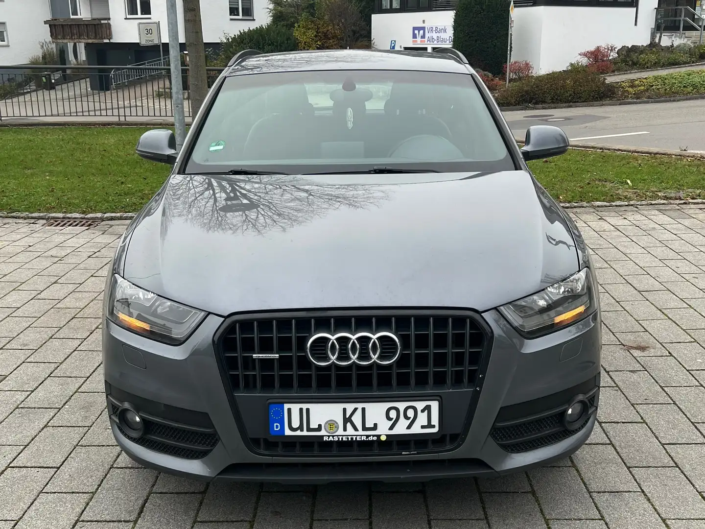 Audi Q3 2.0 TFSI 211 ch Quattro Attraction S tronic 7 Gris - 1