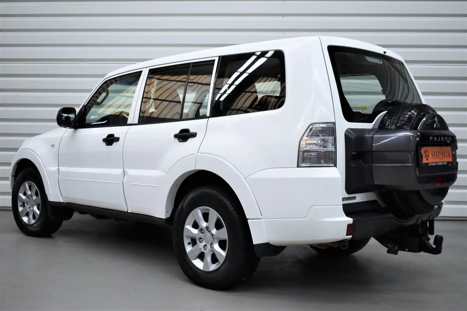 Mitsubishi Pajero 3.2 DI-D+AHK+7.Sitzer+STHZ+1.Hand+66.900 Blanc - 2
