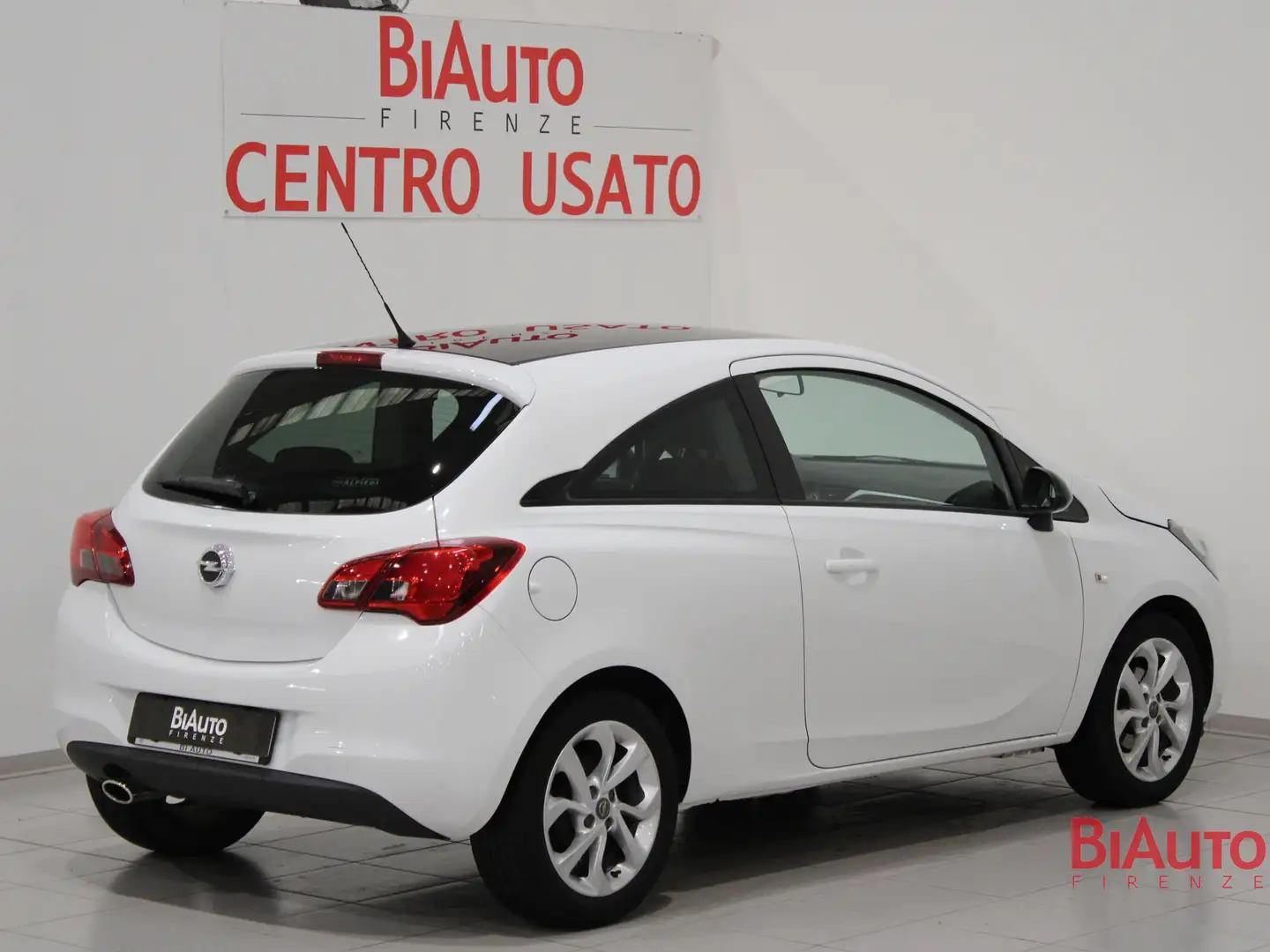 Opel Corsa Corsa 1.4 90CV Coupé b-Color Bianco - 2