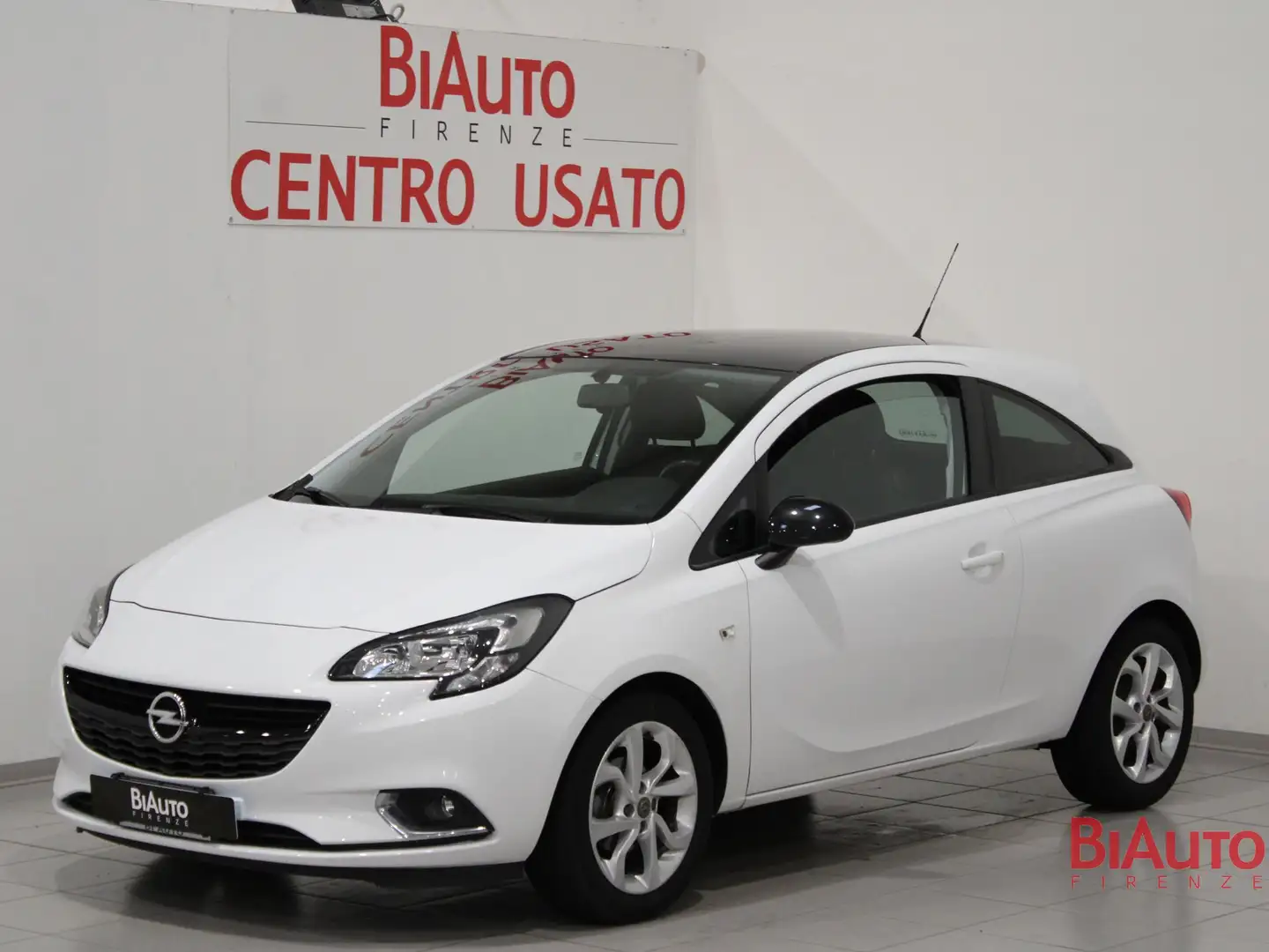 Opel Corsa Corsa 1.4 90CV Coupé b-Color Bianco - 1