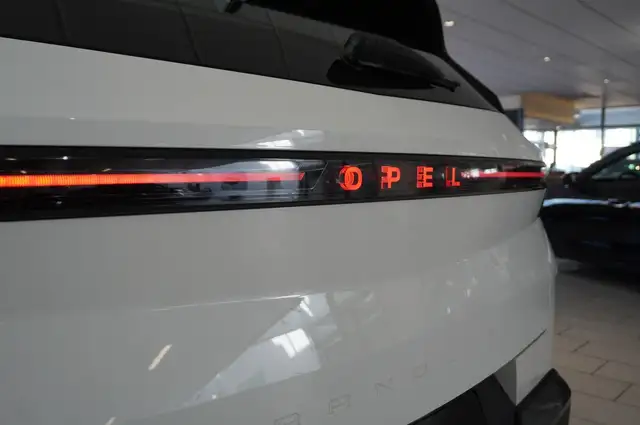 Opel Grandland view 10