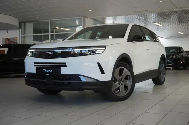 Opel Grandland view 4