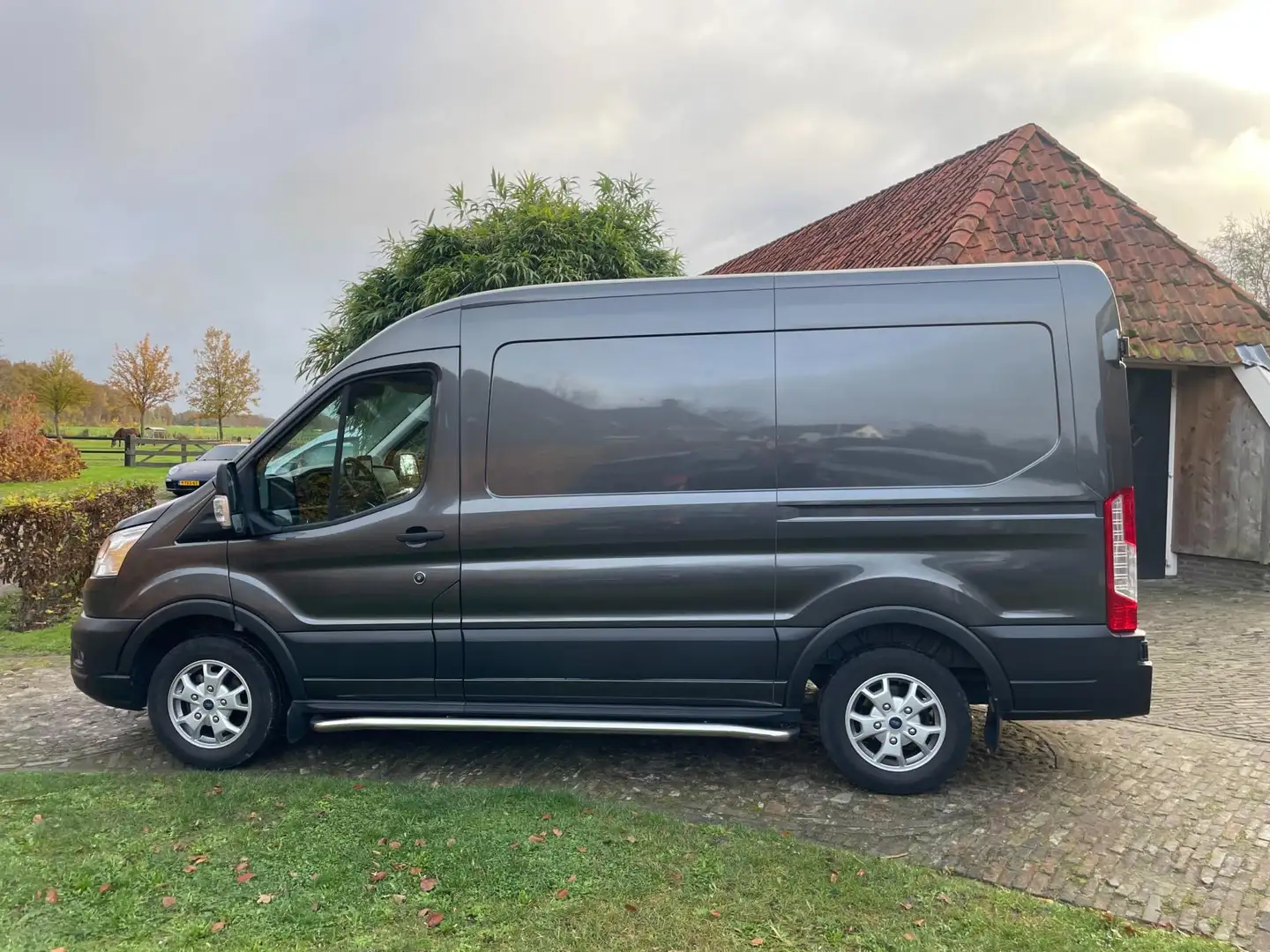 Ford Transit 310 2.0 TDCI L2H2 Trend-Automaat-Airco-Trekhaak-Ca Grijs - 2