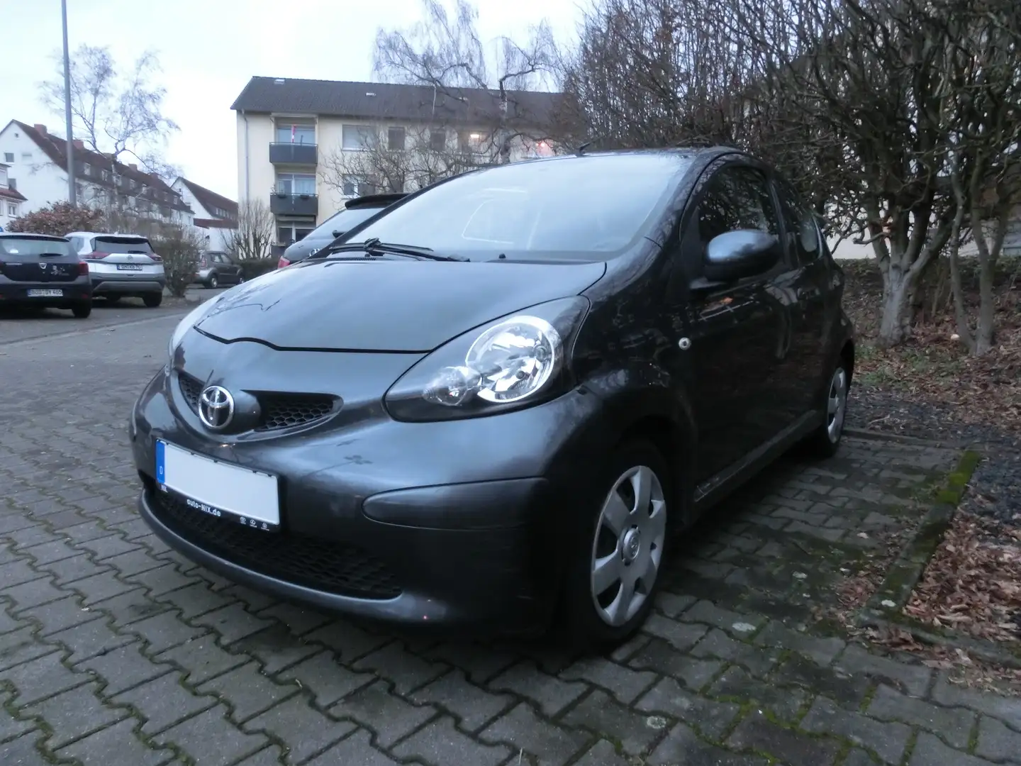 Toyota Aygo Cool Gris - 1