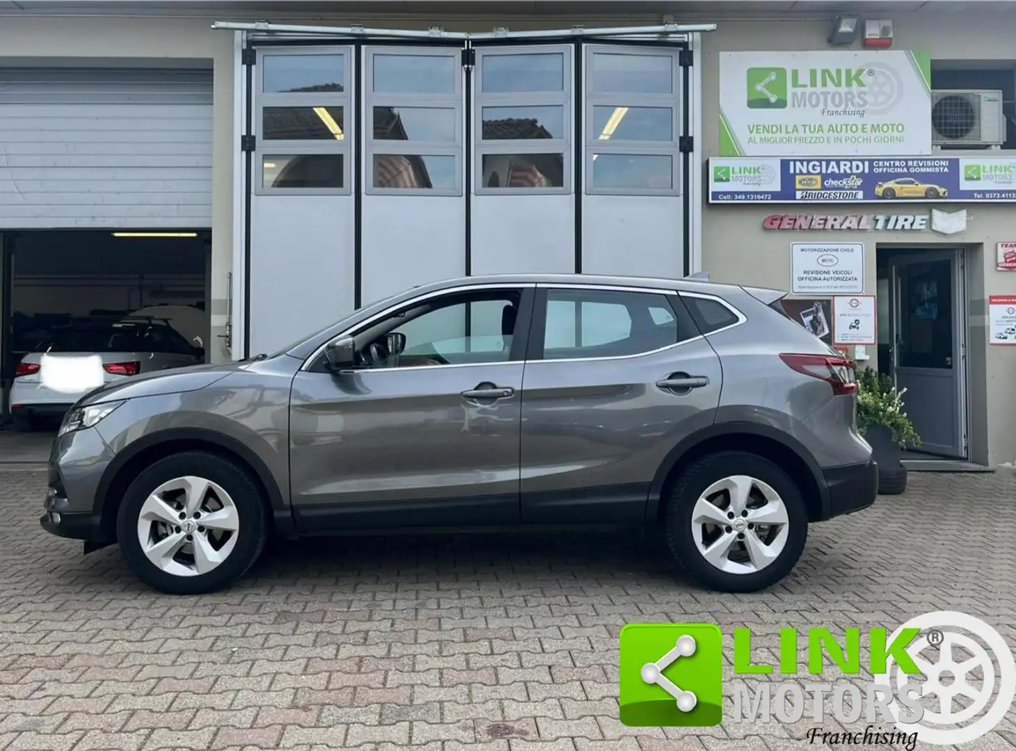 Nissan Qashqai 1.3 DIG-T 160 CV DCT Business Gris - 2