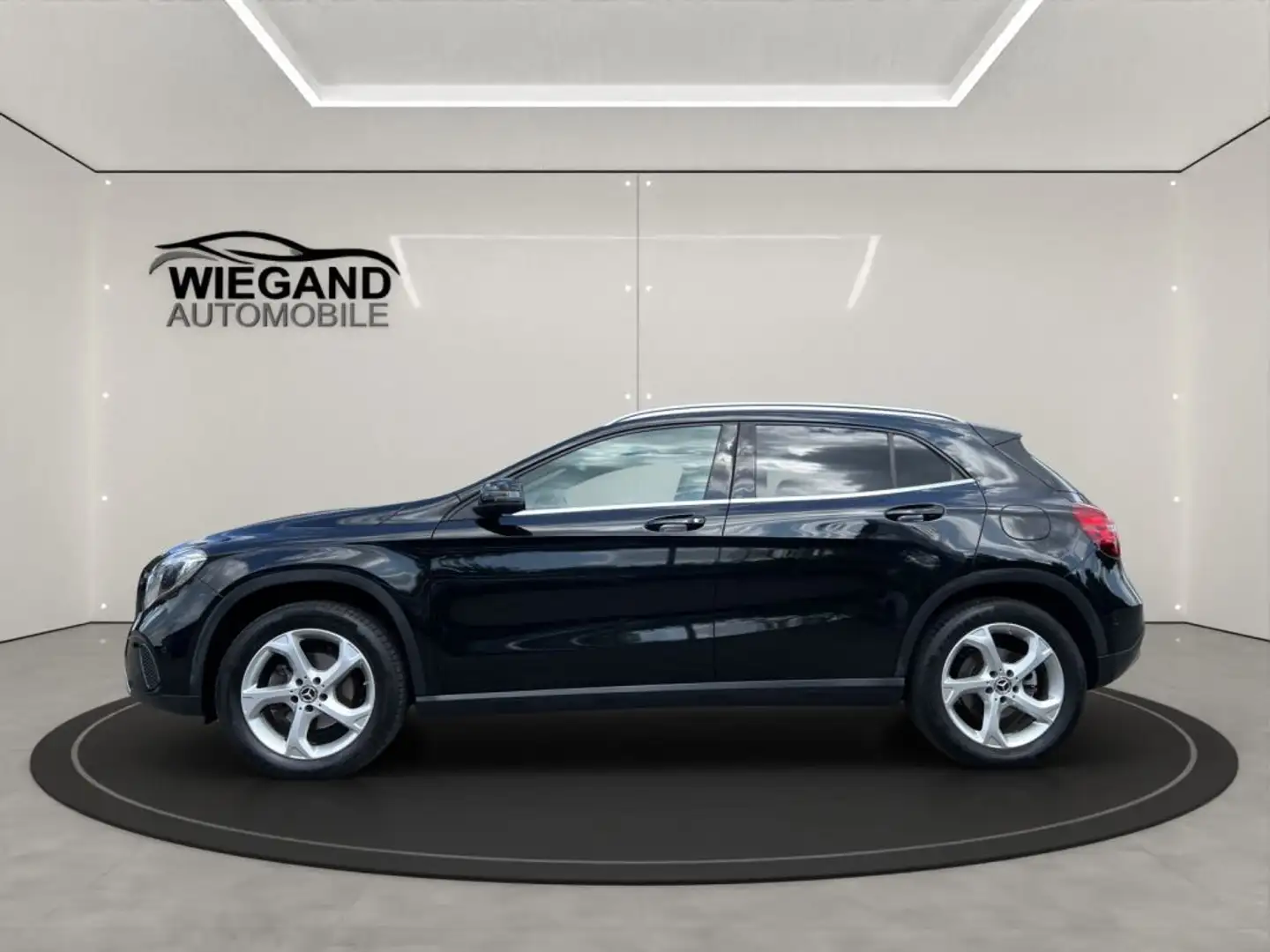 Mercedes-Benz GLA 220 d 7G-DCT URBAN+BUSINESS+LED+H/K SOUNDSY. Noir - 2