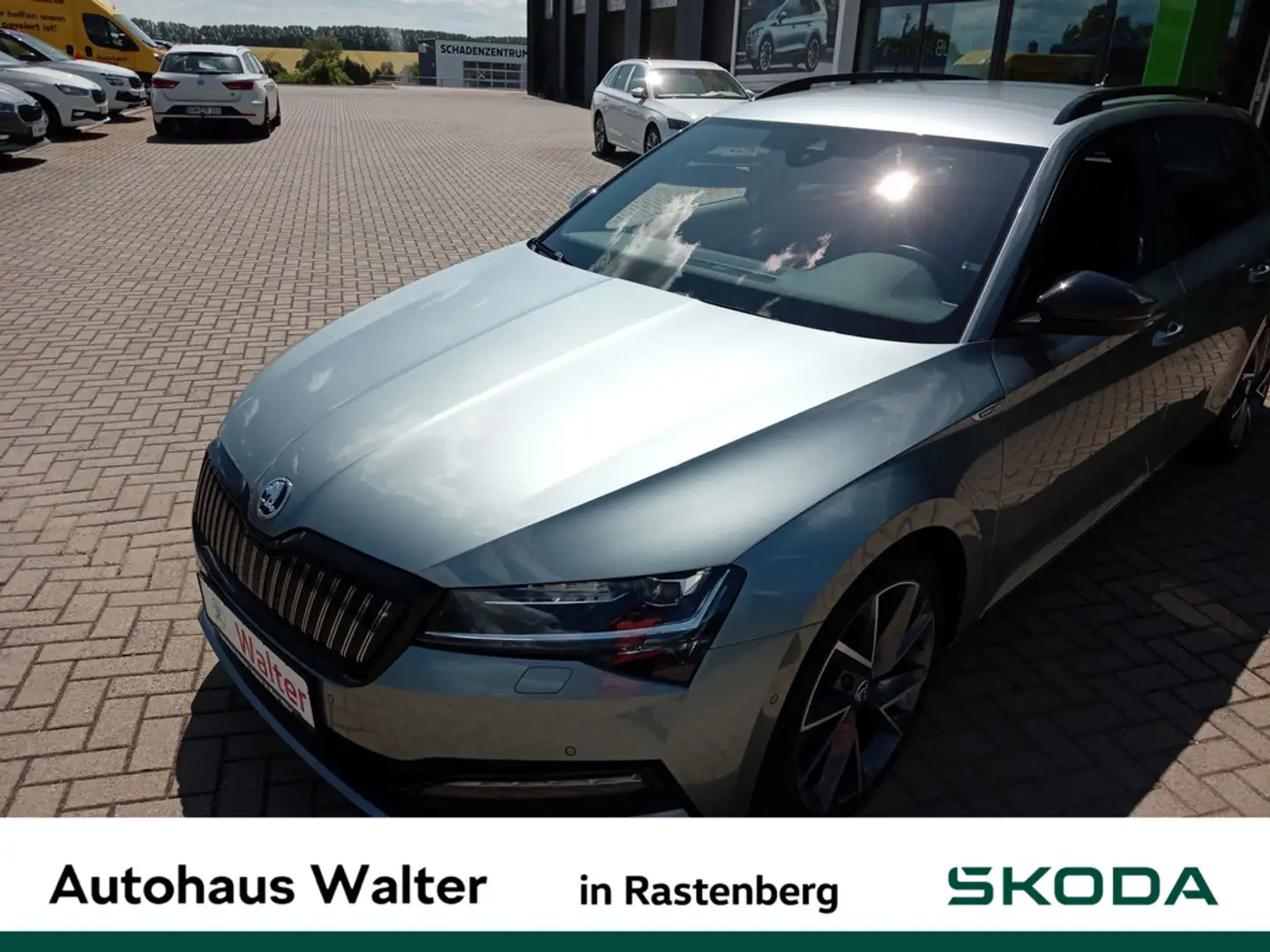 Skoda Superb Combi 1.4 TSI Sportline iV Grau - 1