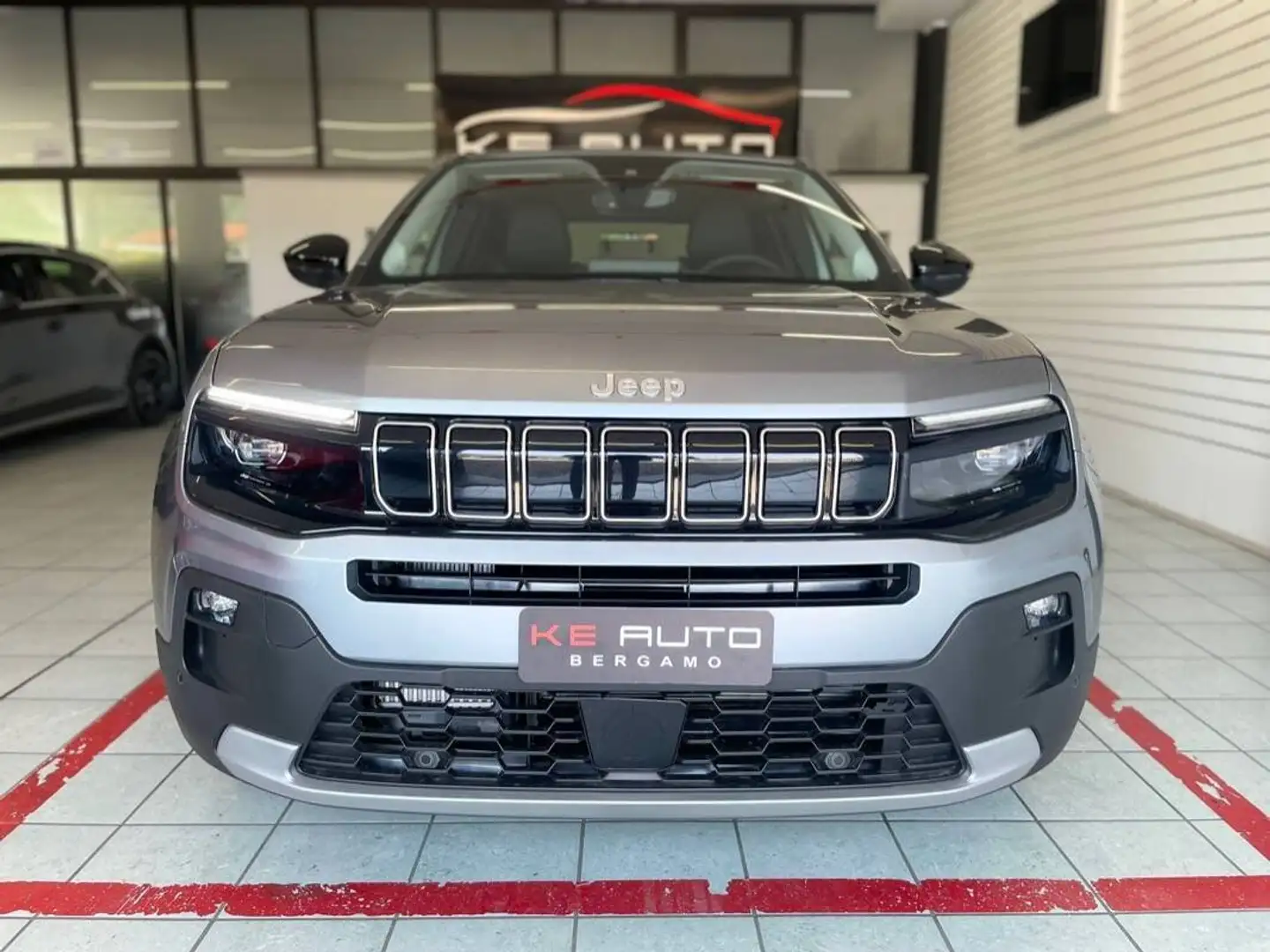 Jeep Avenger 1.2 turbo e-hybrid mhev Summit 110cv edct6 Gris - 2