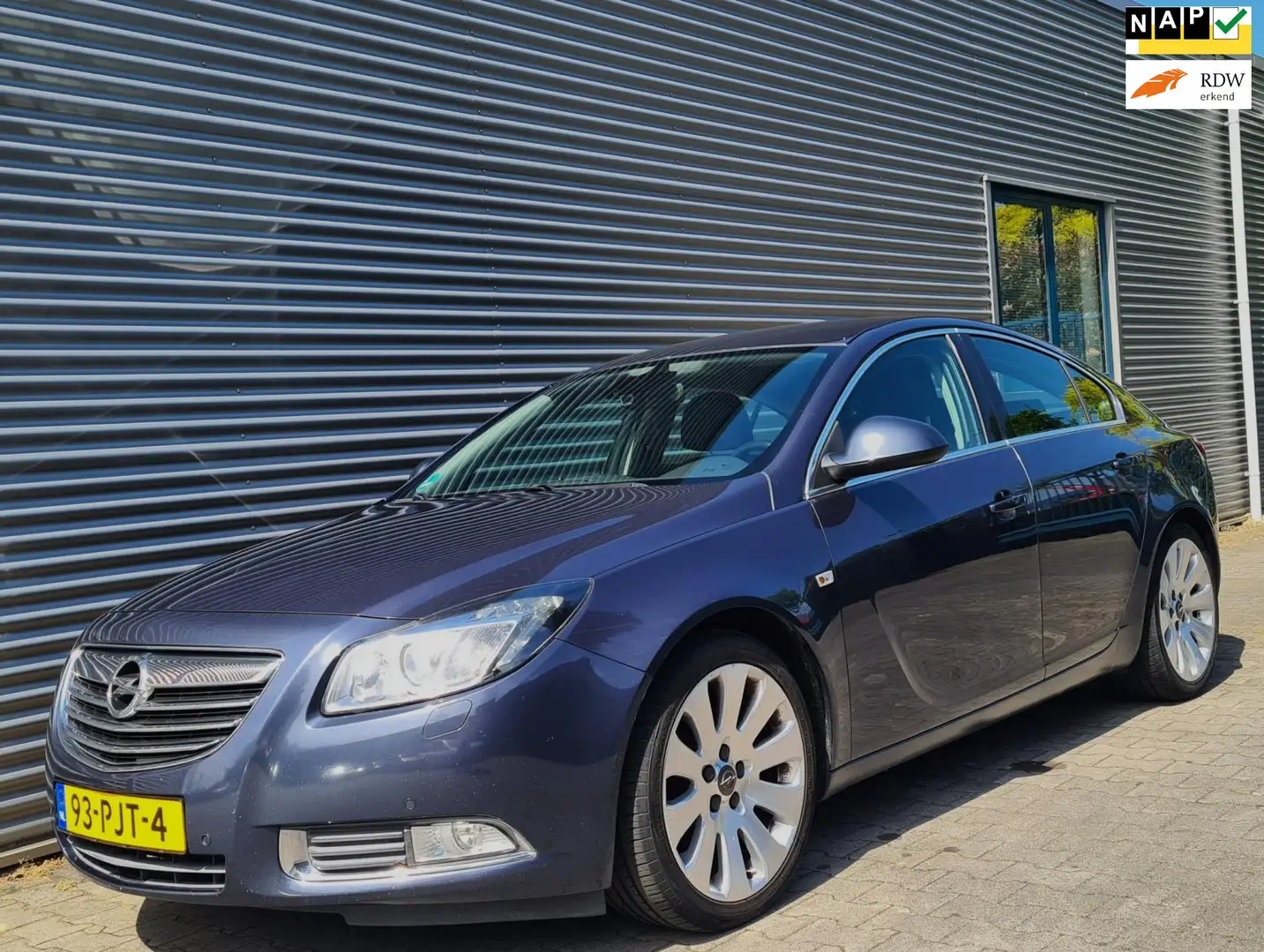 Opel Insignia 2.0 T Sport 220Pk AUT 02-2011 Blauw Metallic APK N Blau - 1