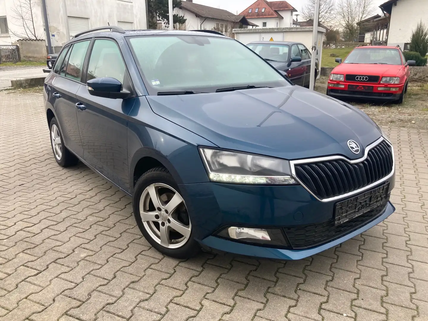 Skoda Fabia Combi 1.0 TSI Ambition Blau - 2