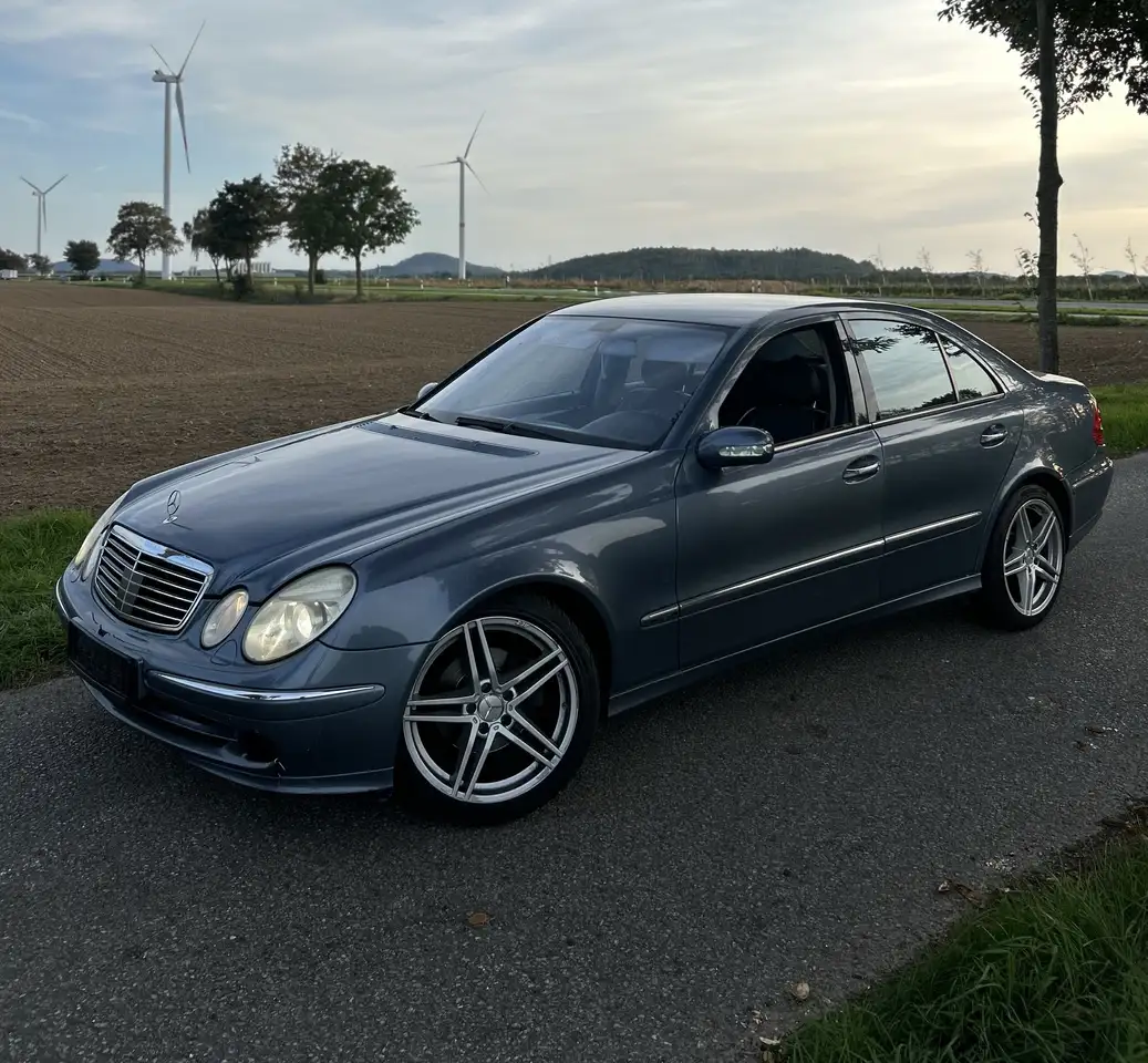 Mercedes-Benz E 220
