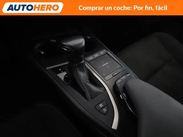 Lexus Ux view 25