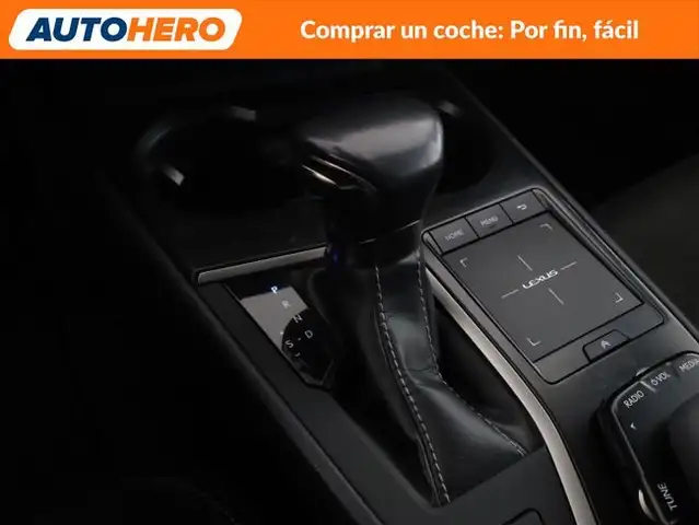 Lexus Ux view 26