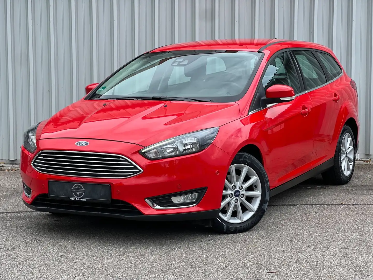 Ford Focus Turnier 1.0 125PS(*KLIMA*NAVI*AHK*TEMPO.*) Rot - 1