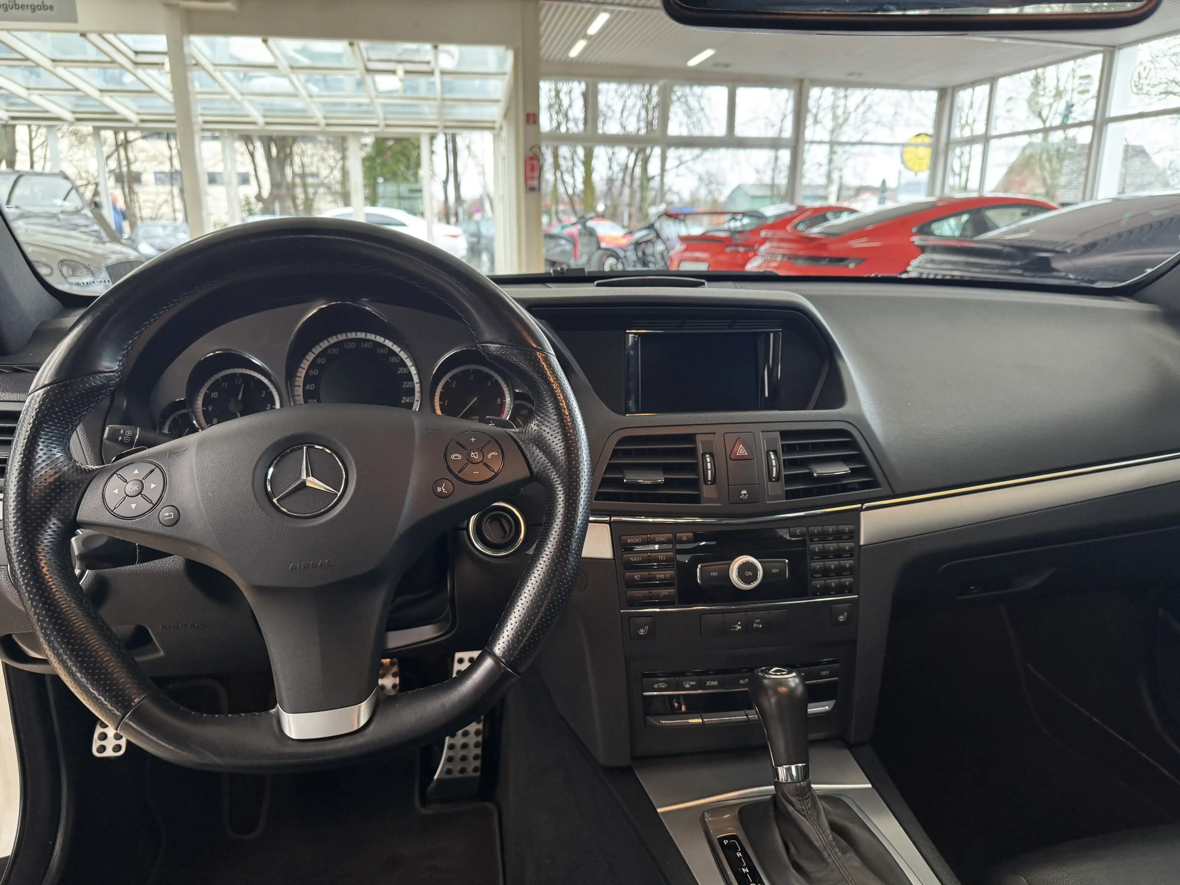 Mercedes-Benz E 250 CDI AMG-LiNE *PANO*NAVi*PDC*LEDER*Bi XENON — photo 9