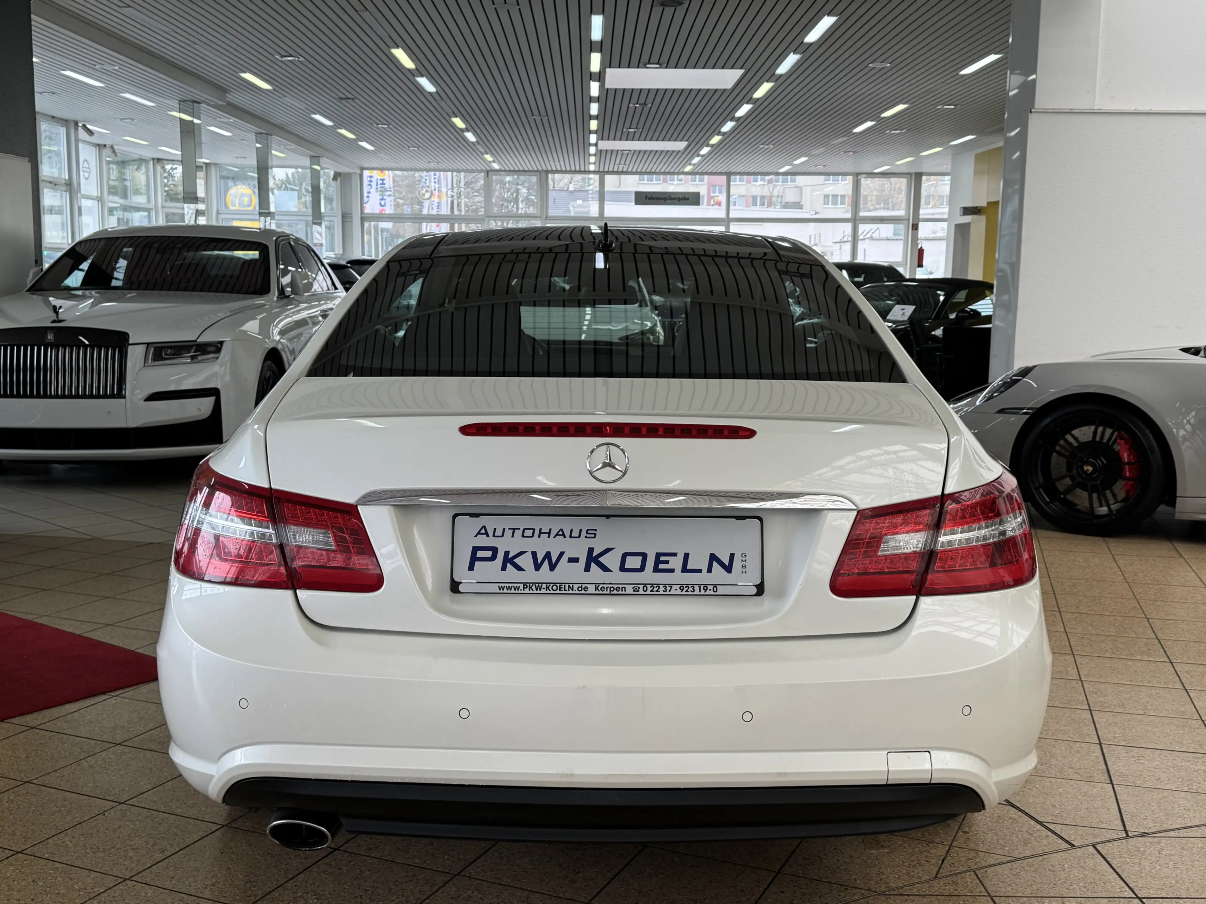 Mercedes-Benz E 250 CDI AMG-LiNE *PANO*NAVi*PDC*LEDER*Bi XENON — photo 6
