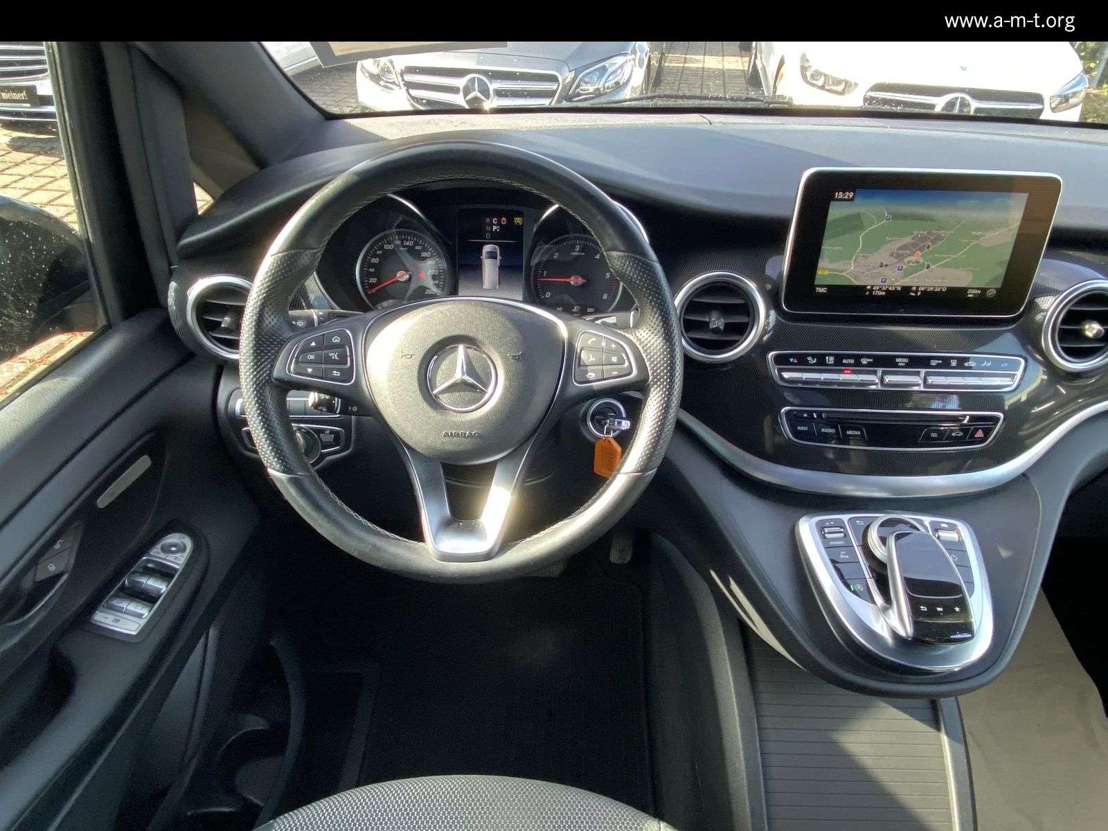 Mercedes-Benz V 250