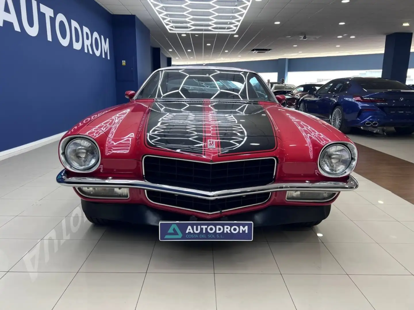 Chevrolet Camaro Coupé Aut. Rot - 2
