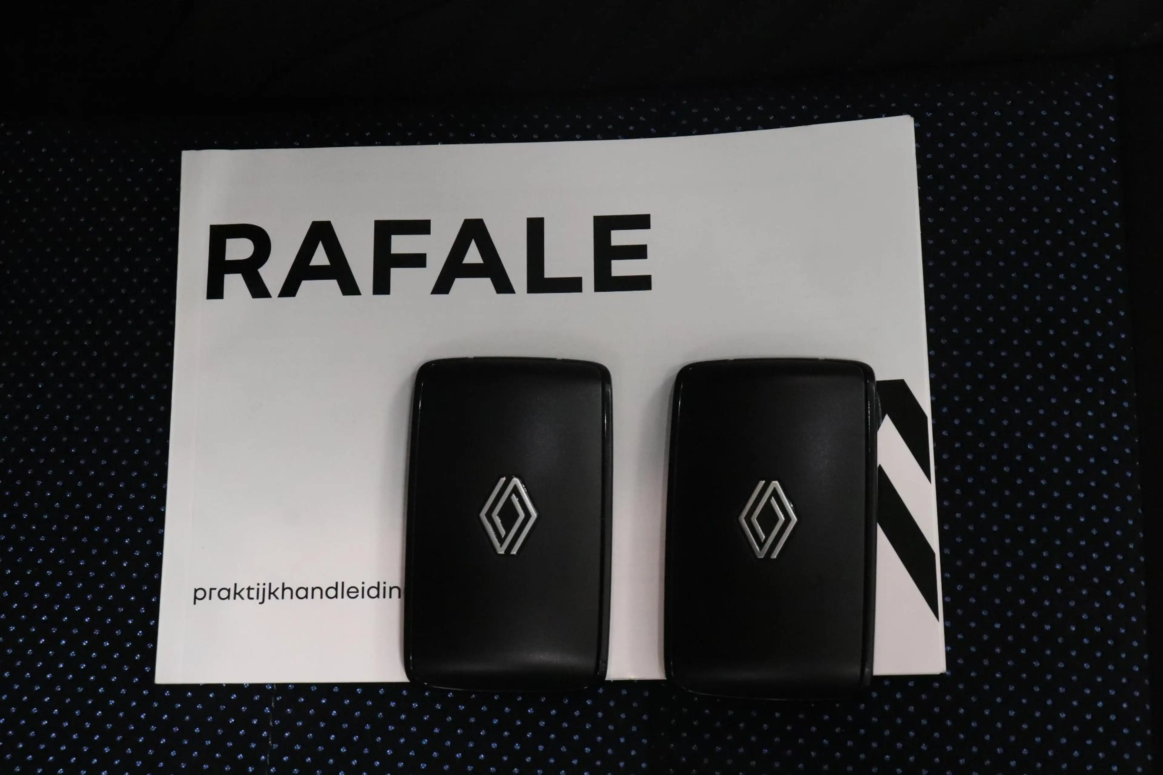 Renault Rafale 1.2 E-Tech 4x4 plug-in hybrid 300 atelier Alpine | — photo 18