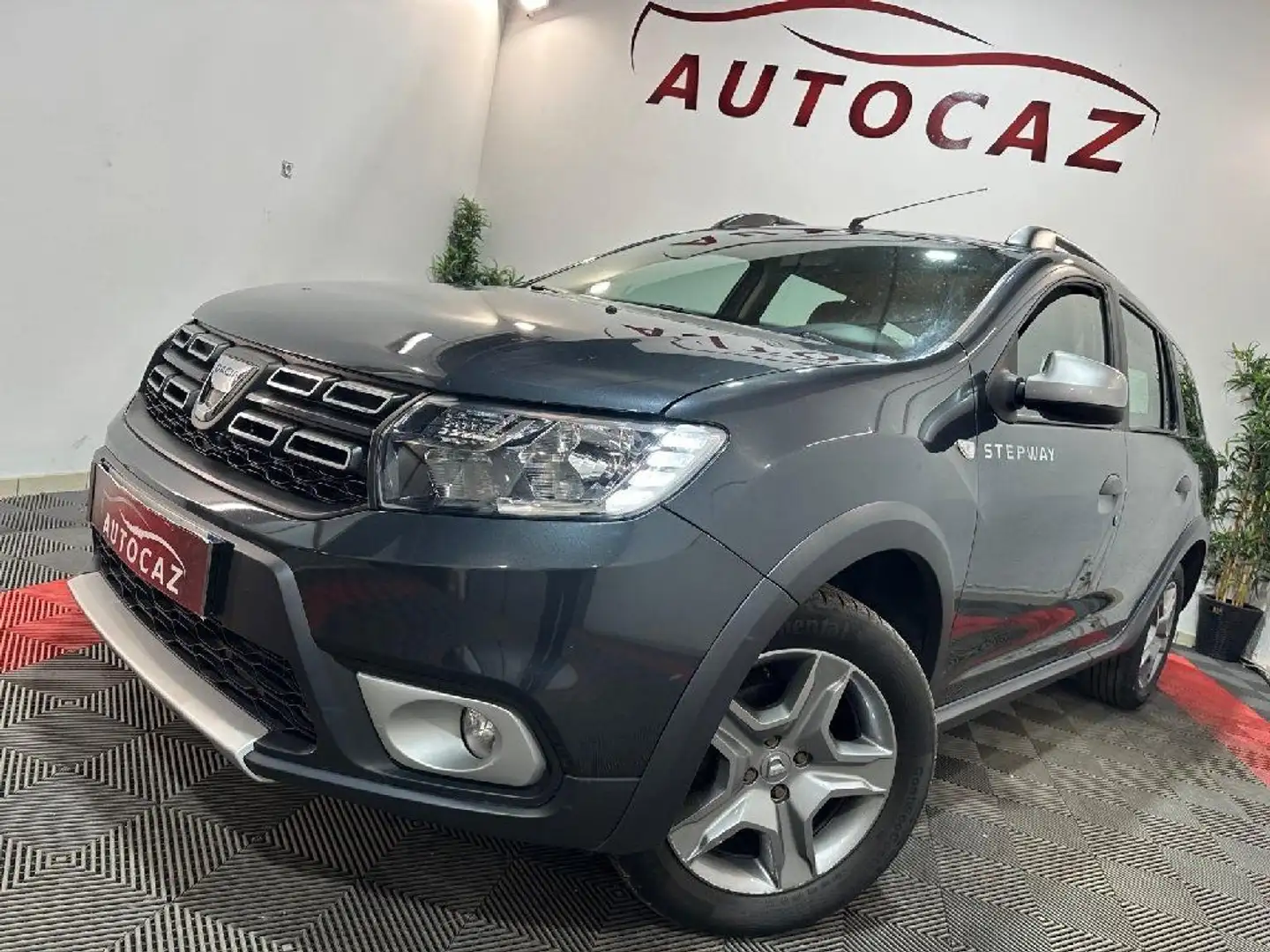 Dacia Logan STEPWAY 1.5dCi 90 Gris - 2