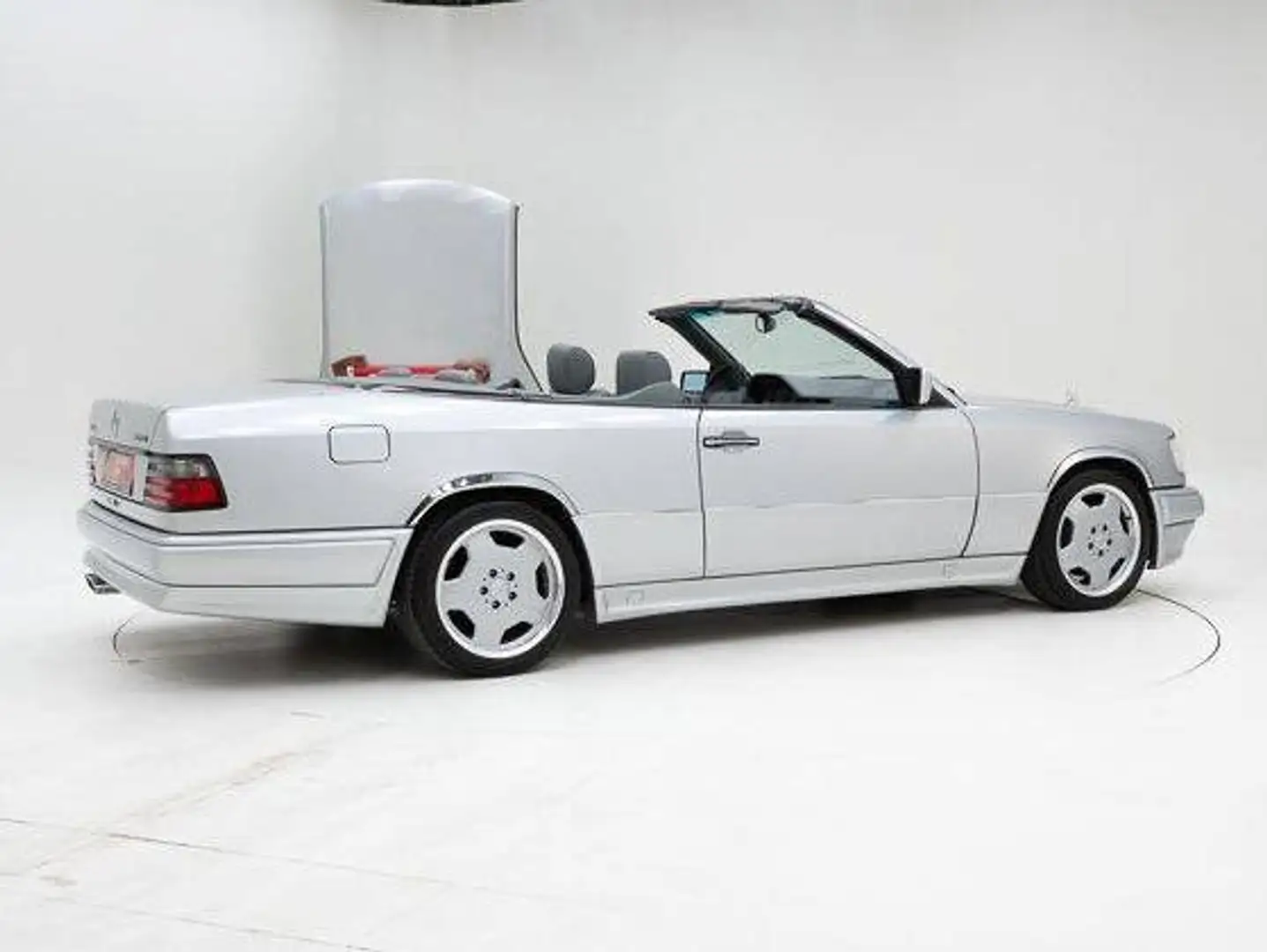 Mercedes-Benz E 36 AMG + Hardtop '95 CH22981 Silber - 2