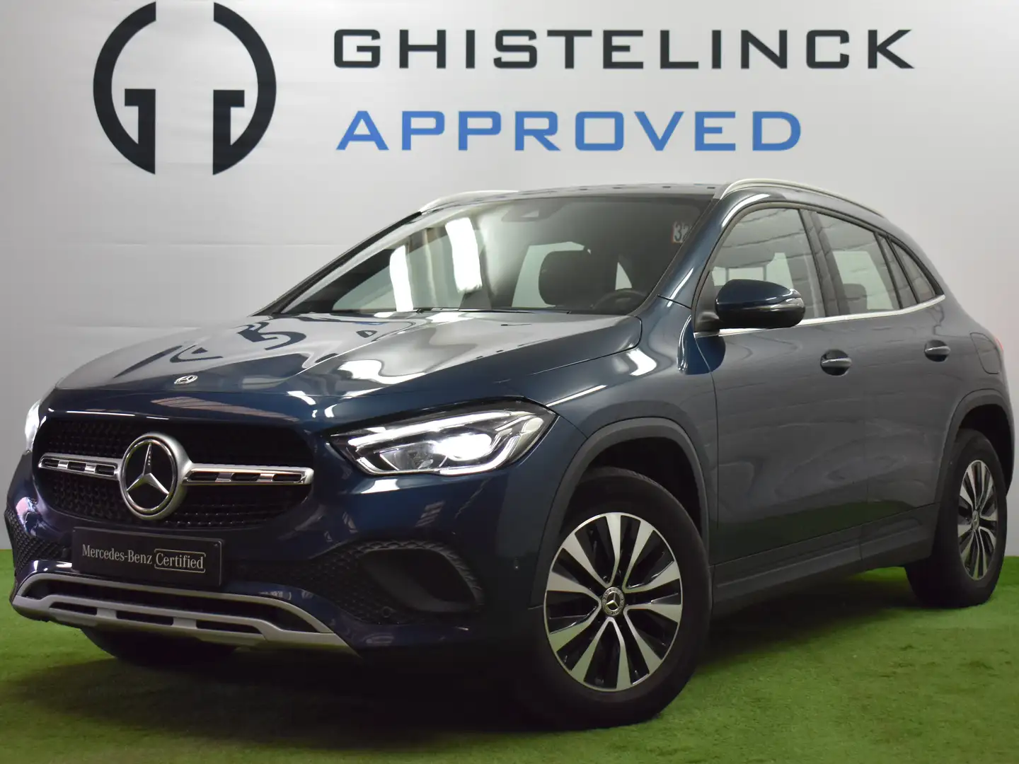 Mercedes-Benz GLA 180 d Off-Roader STYLE+MBUX+Lane Assist Blauw - 1