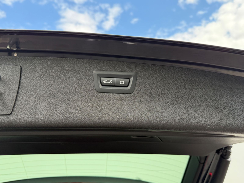 BMW 320 d xDrive M Sport LED+KEYLESS+NAVI+HIFI+PDC — photo 30